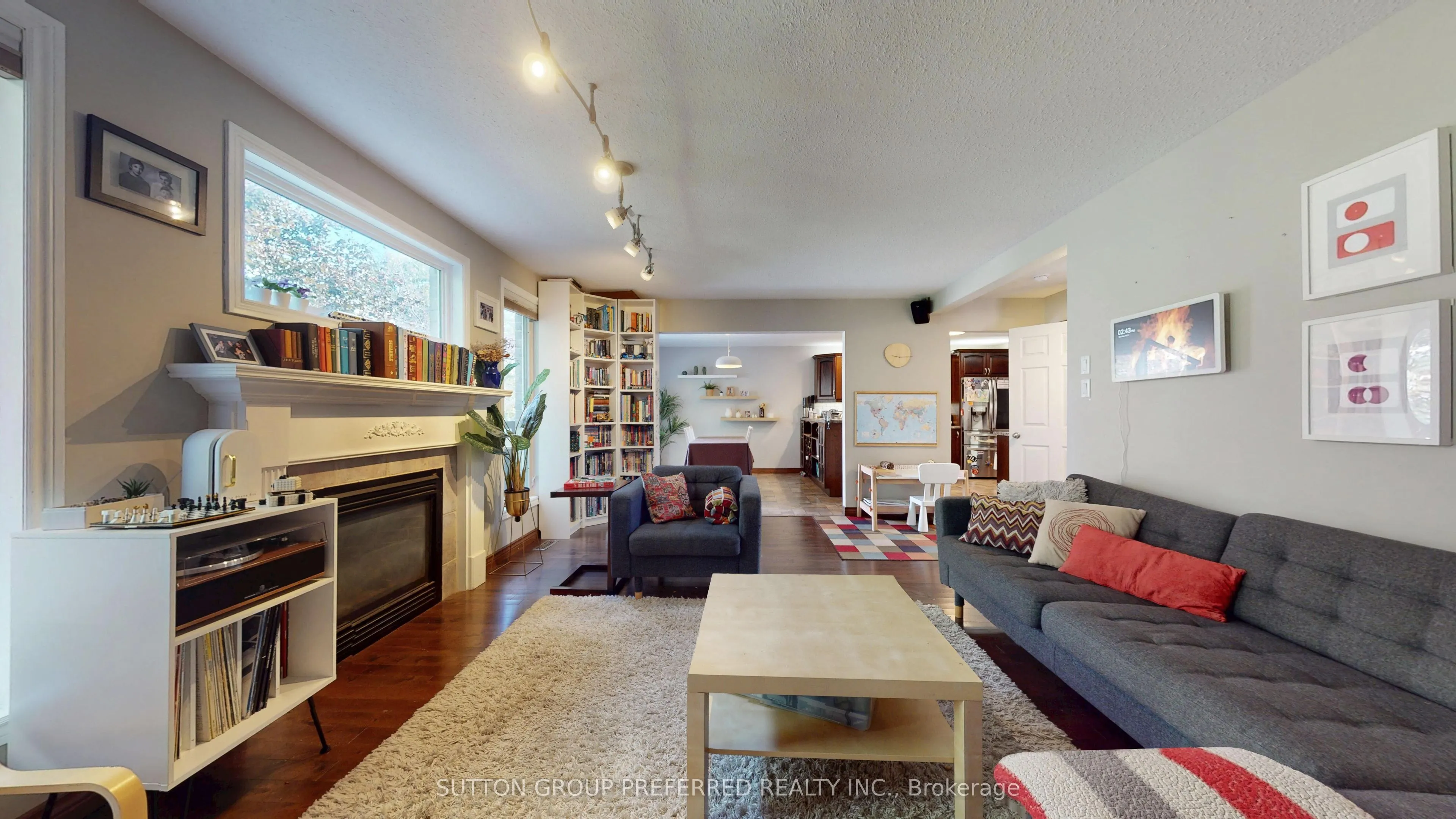 105 Richmeadow Crescent