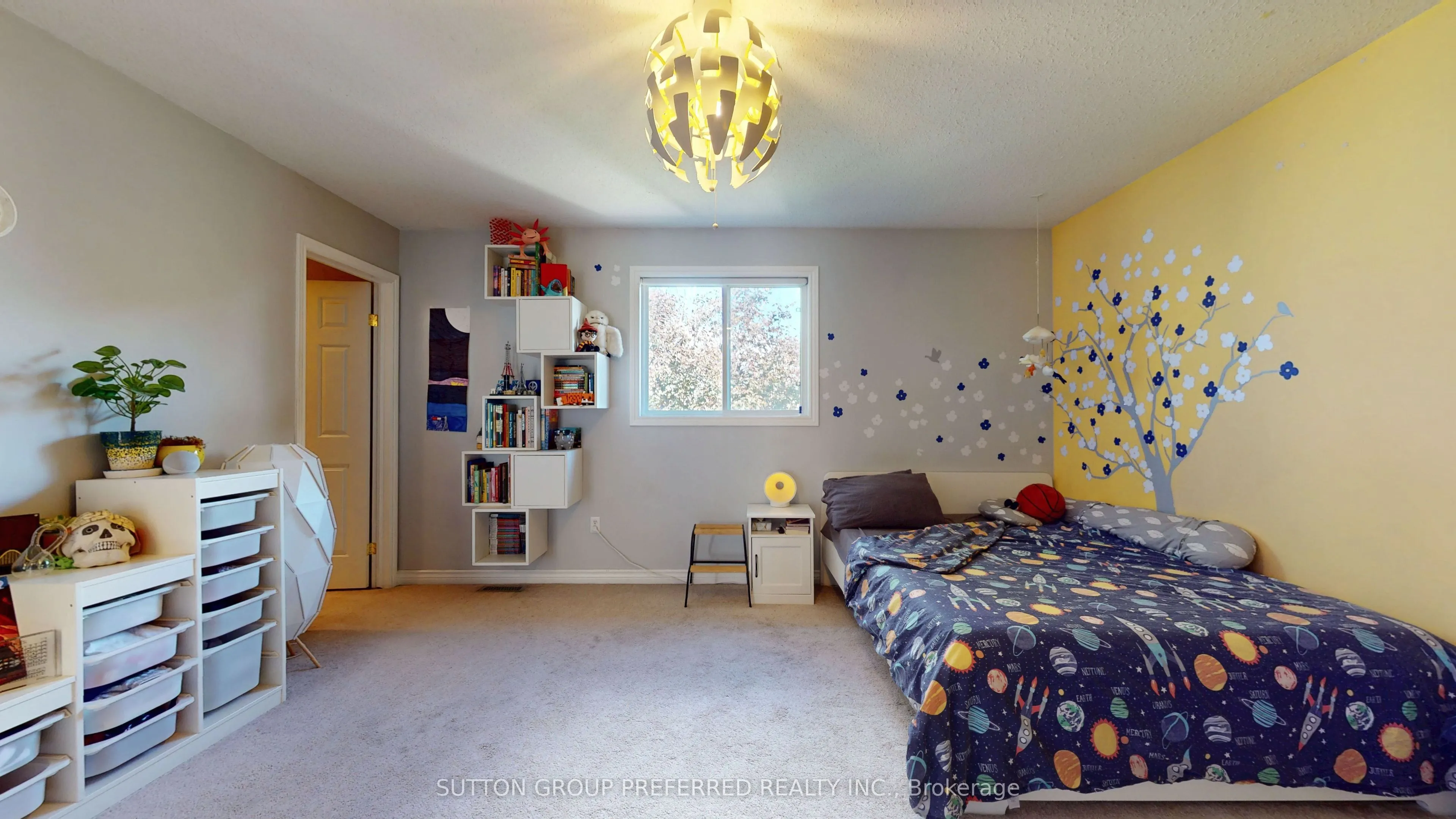 105 Richmeadow Crescent