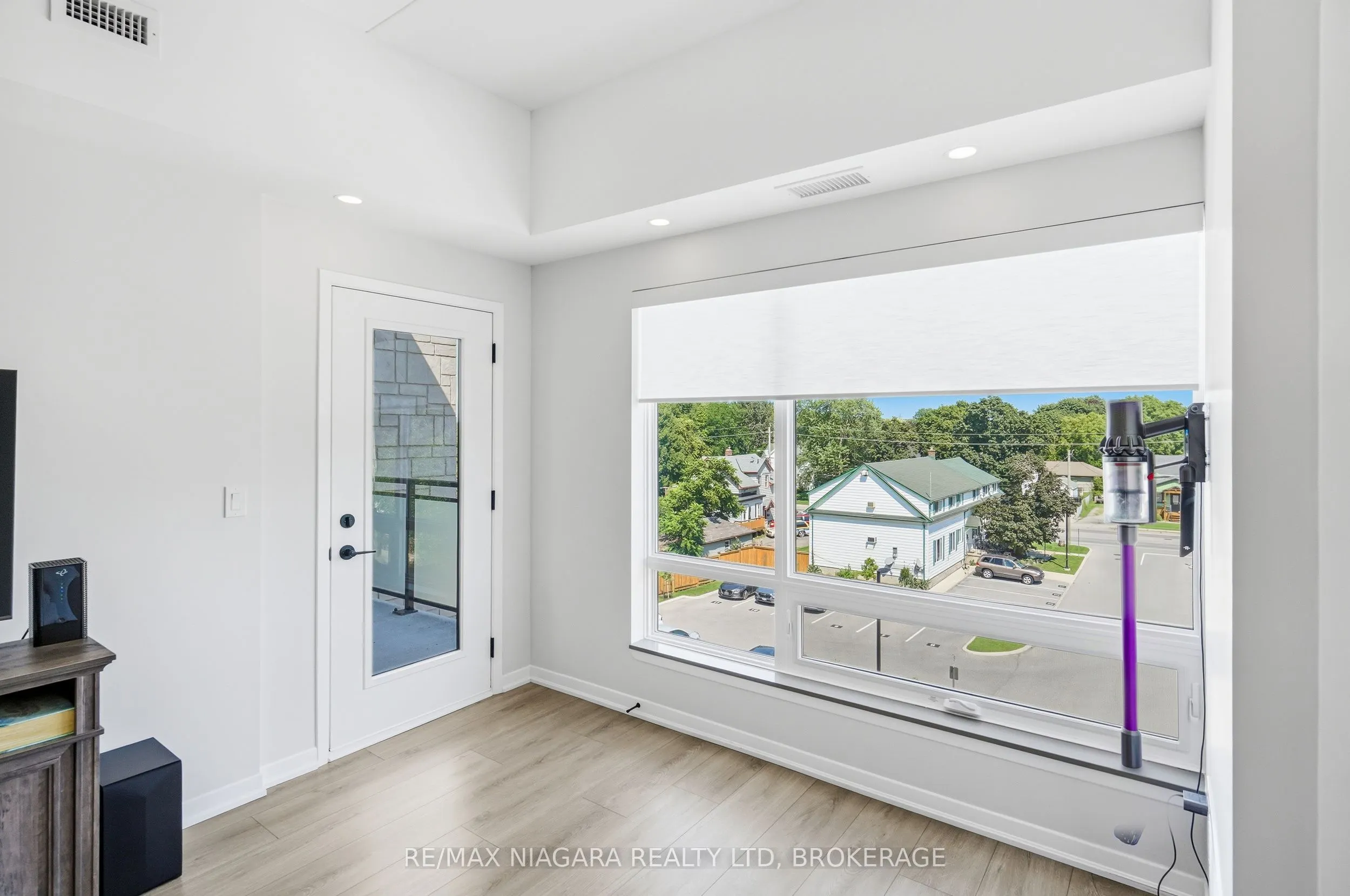 3998 Victoria Avenue #405