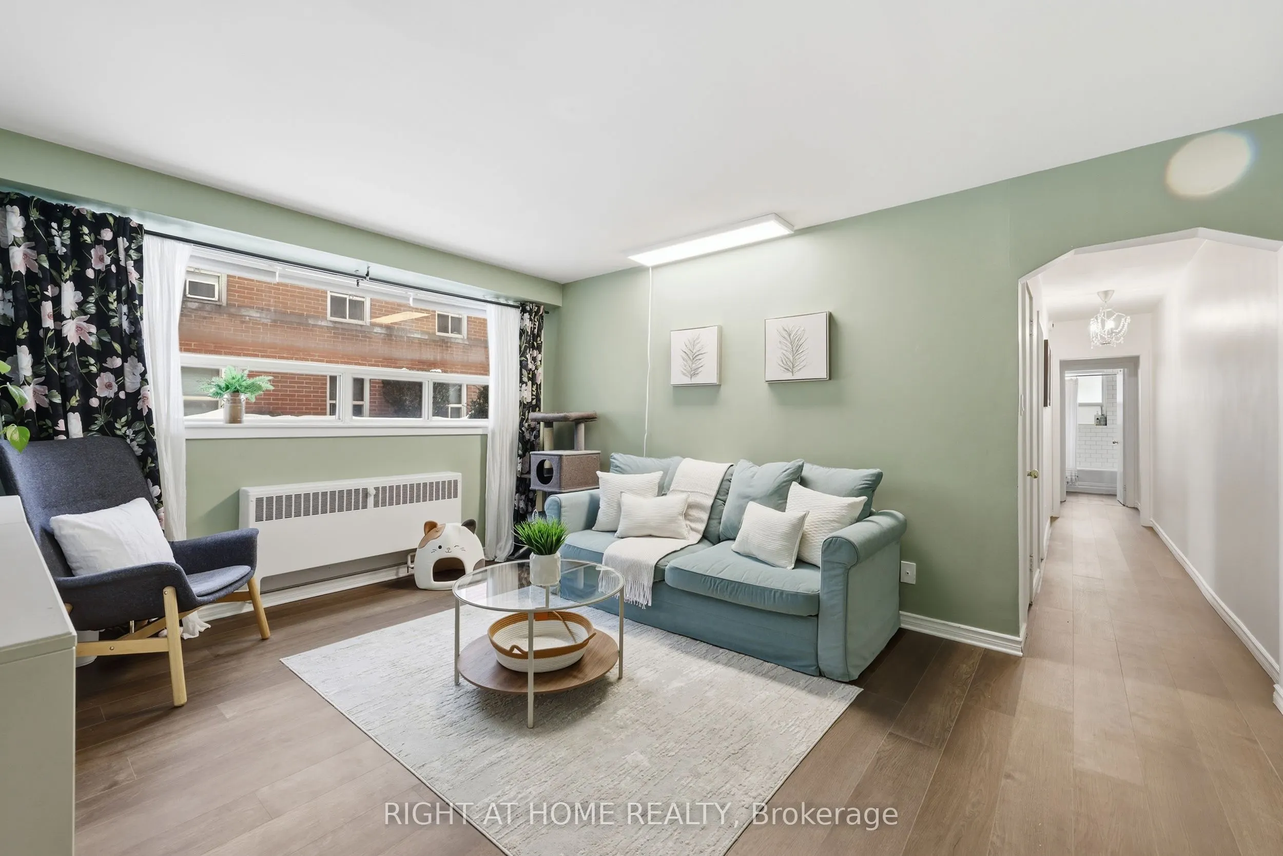 223 MacNab Street S #11