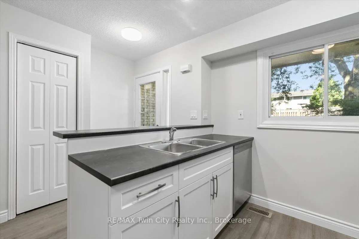 211 Veronica Drive #8