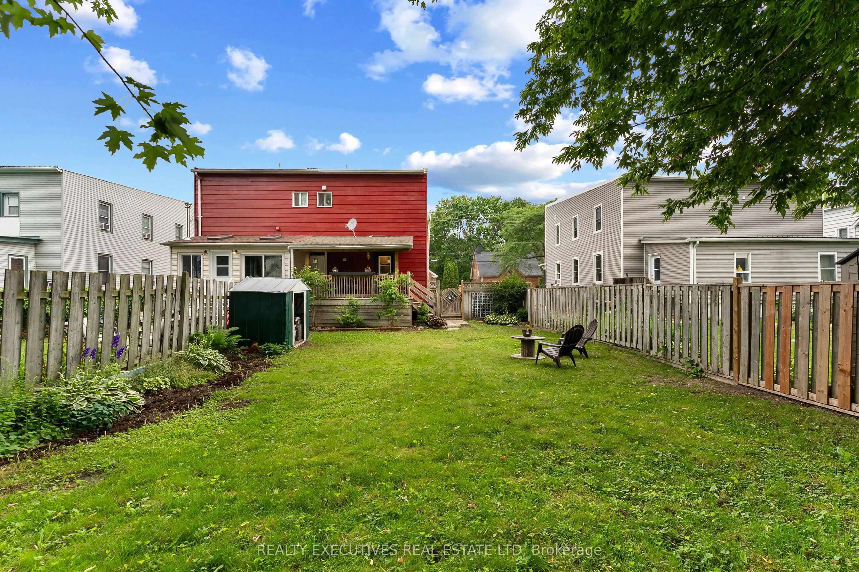 28 5th Street E