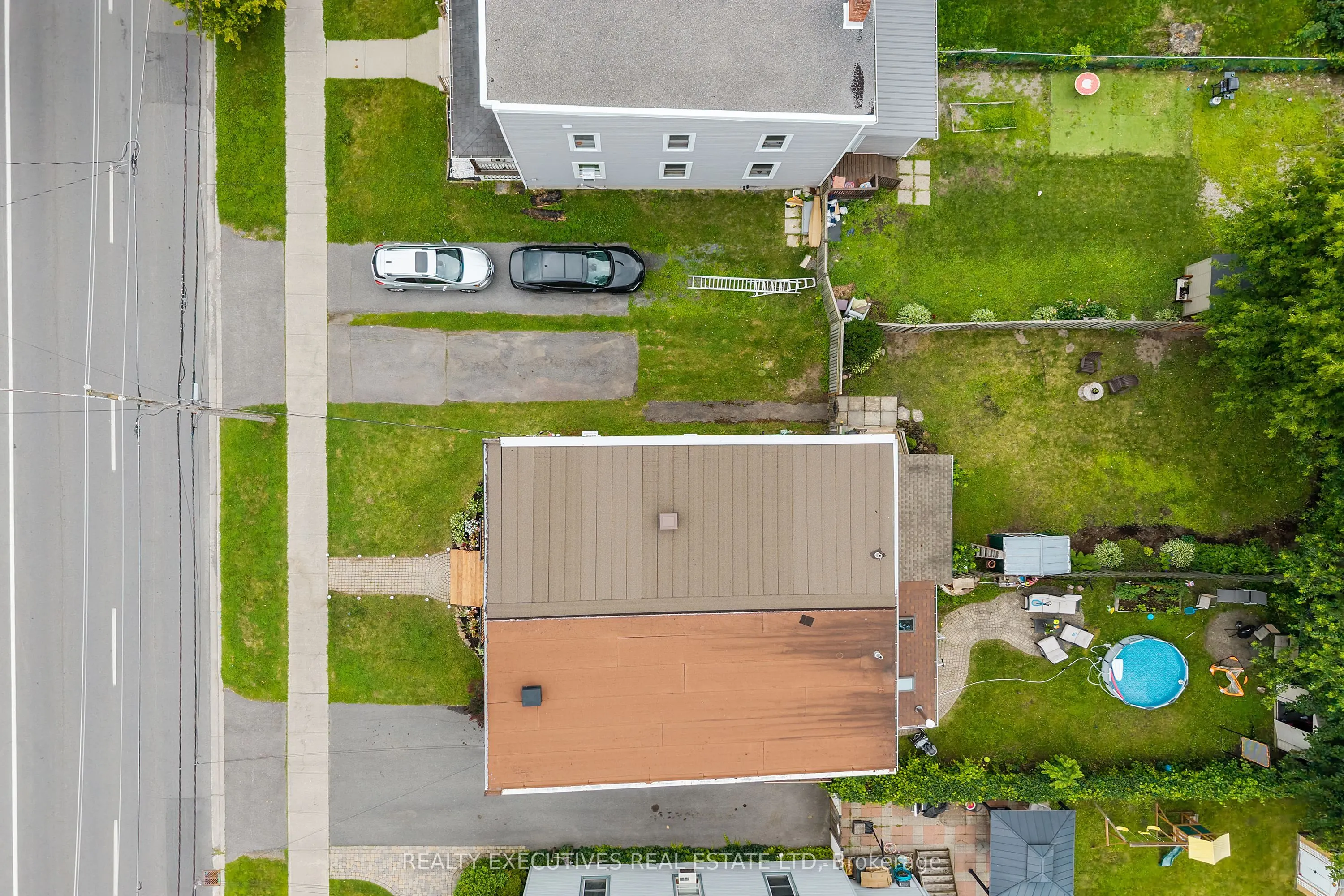 28 5th Street E