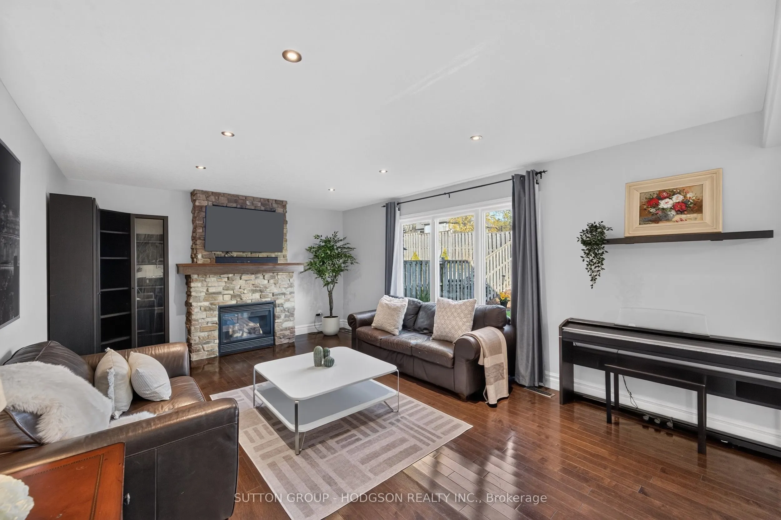 2615 Colonel Talbot Road #8