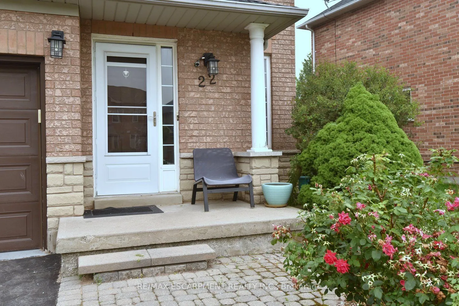 22 Moore Crescent