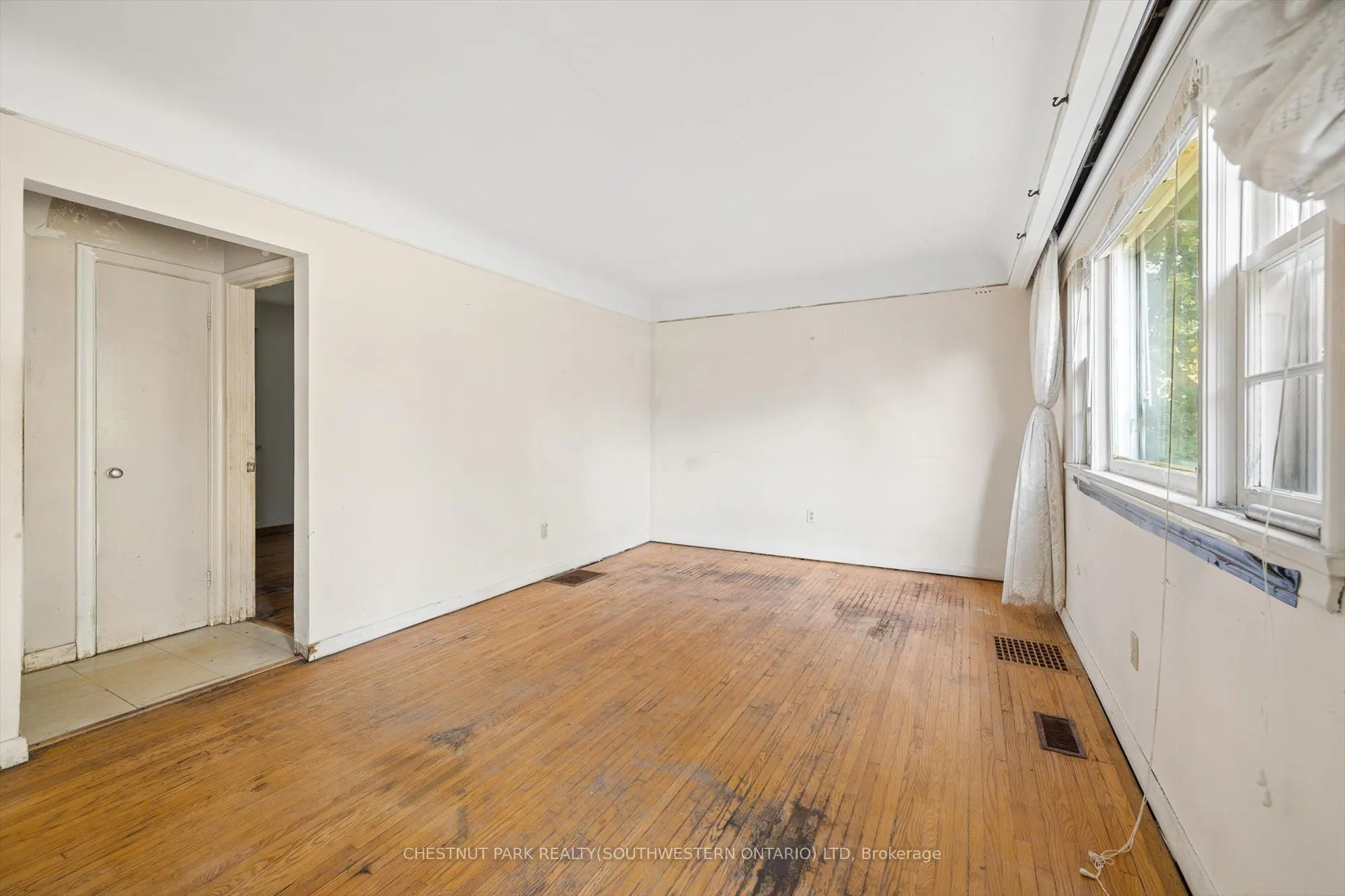 2 Lincoln Crescent