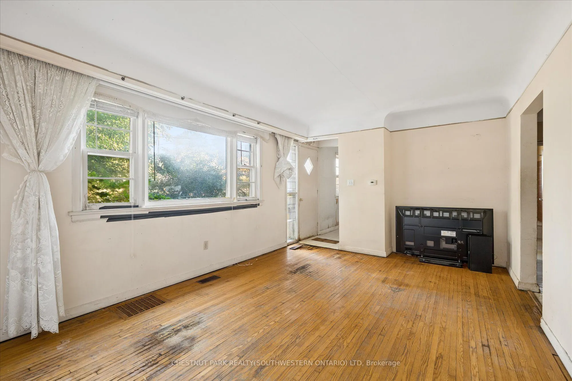 2 Lincoln Crescent