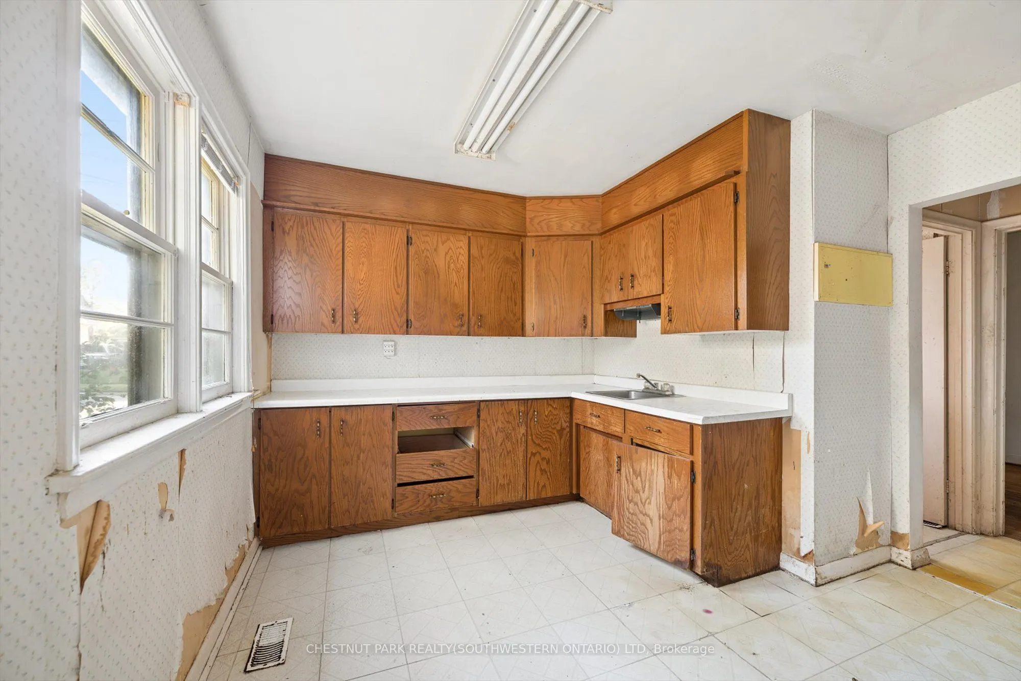 2 Lincoln Crescent