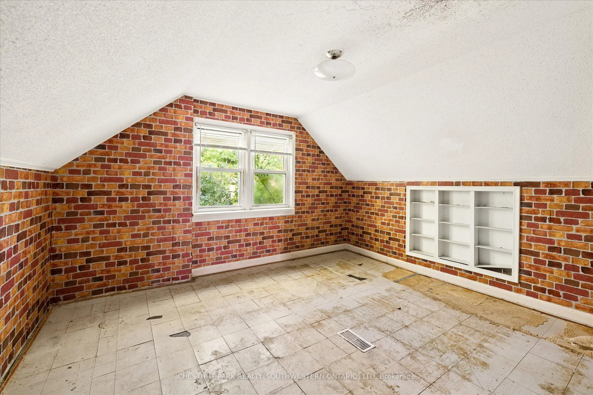 2 Lincoln Crescent