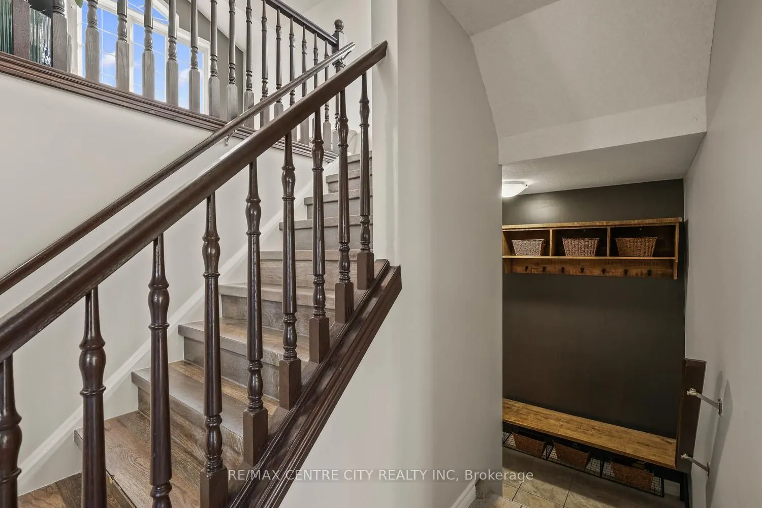 2296 Yellowbirch Way