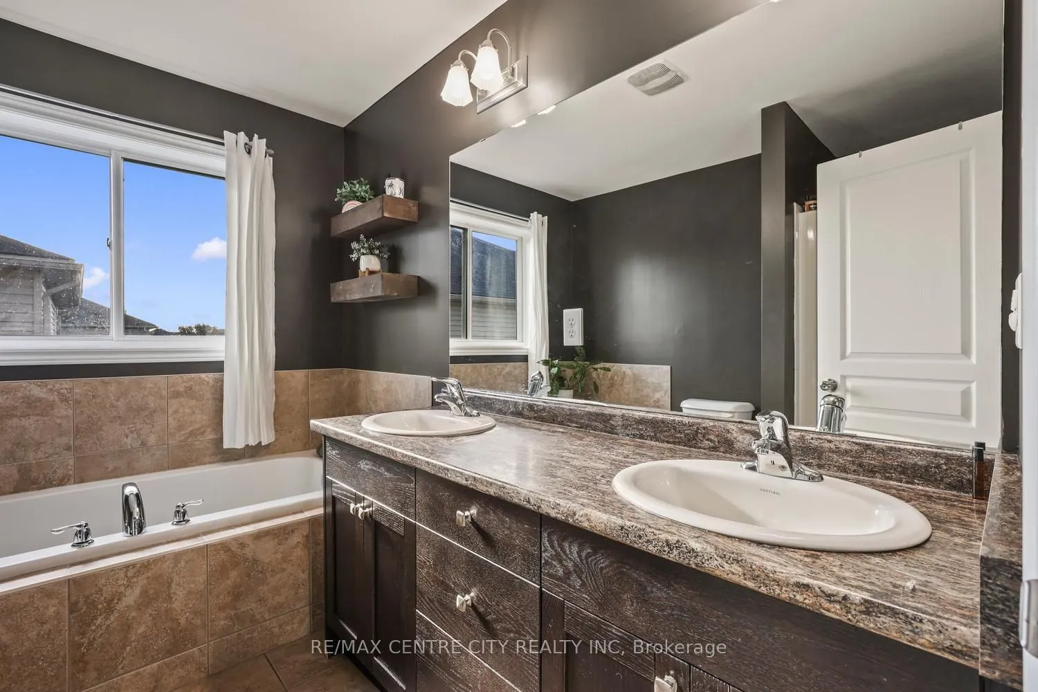 2296 Yellowbirch Way