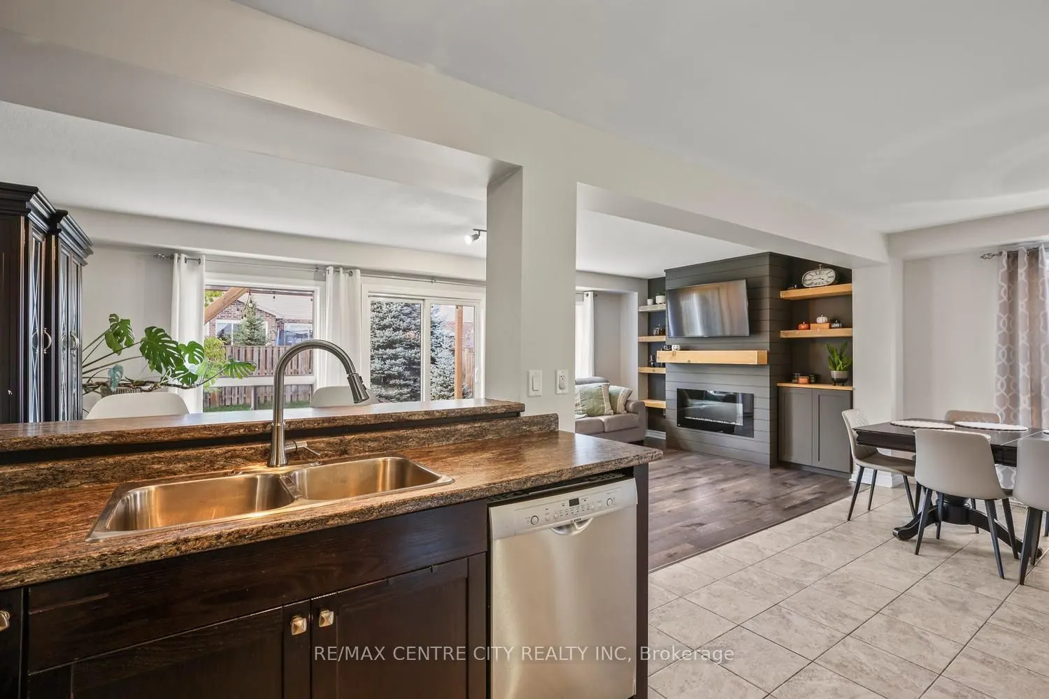 2296 Yellowbirch Way
