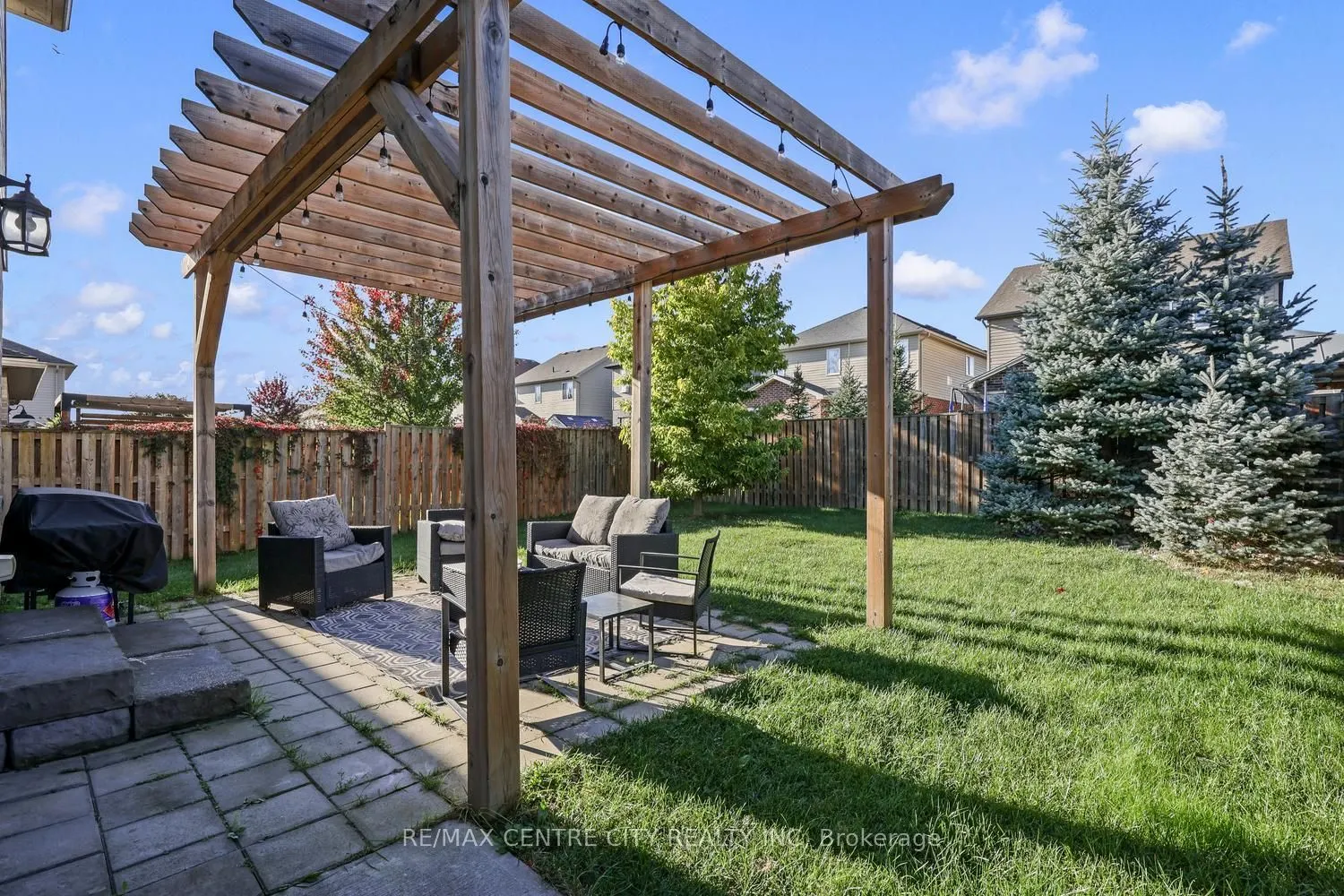 2296 Yellowbirch Way
