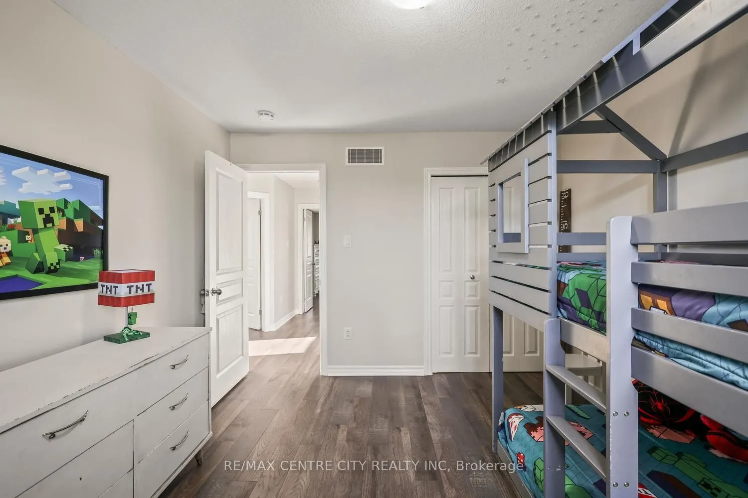 2296 Yellowbirch Way