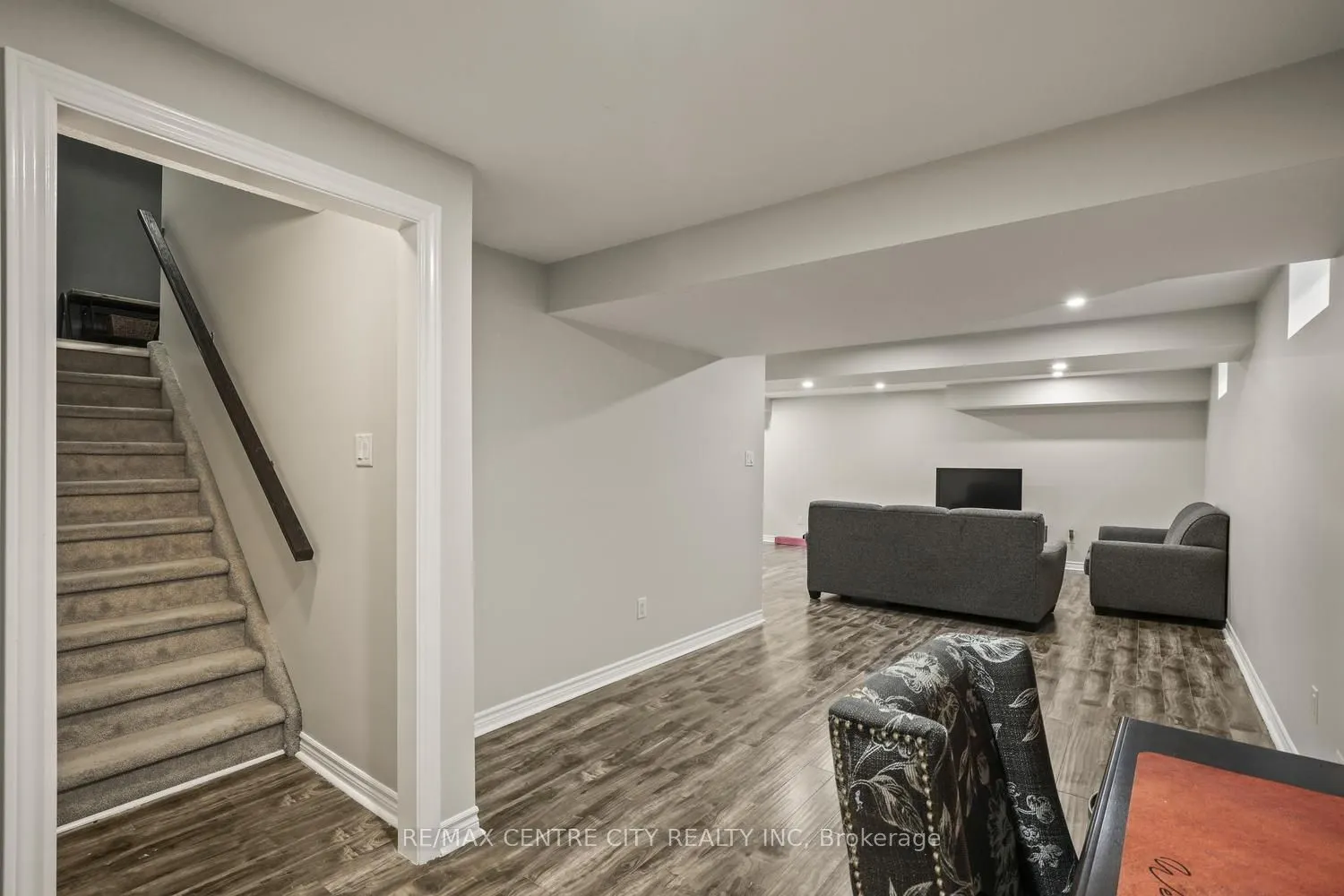 2296 Yellowbirch Way