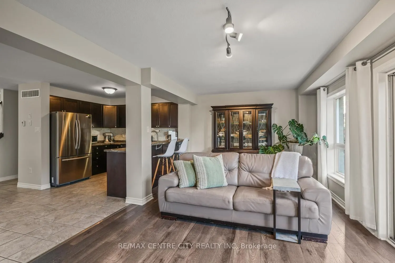 2296 Yellowbirch Way