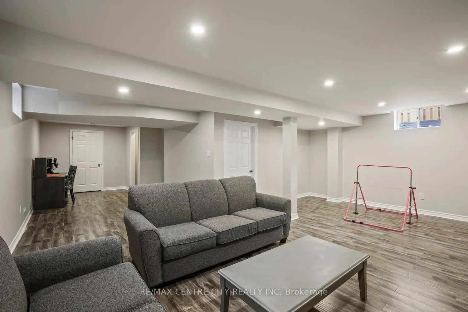 2296 Yellowbirch Way