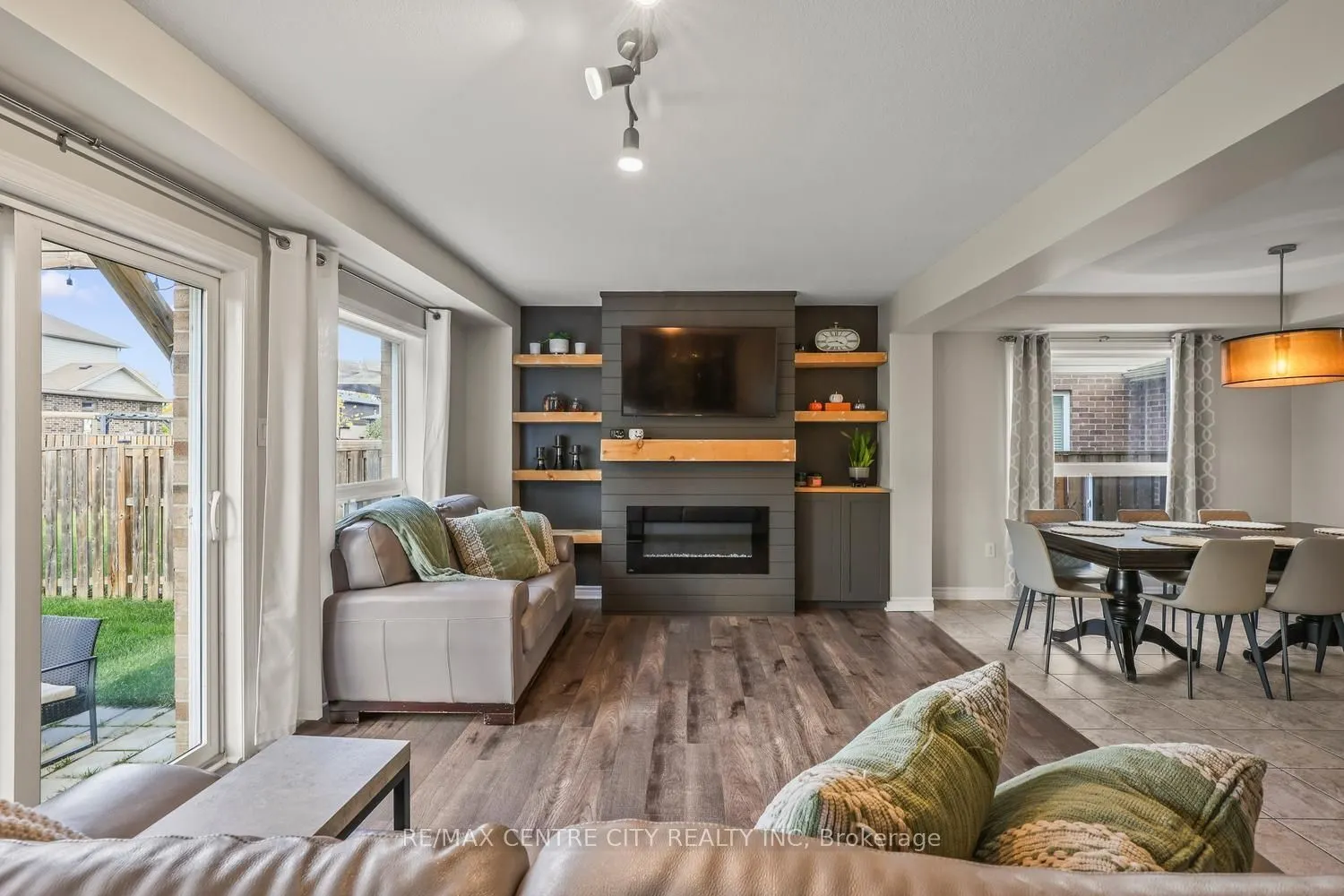 2296 Yellowbirch Way