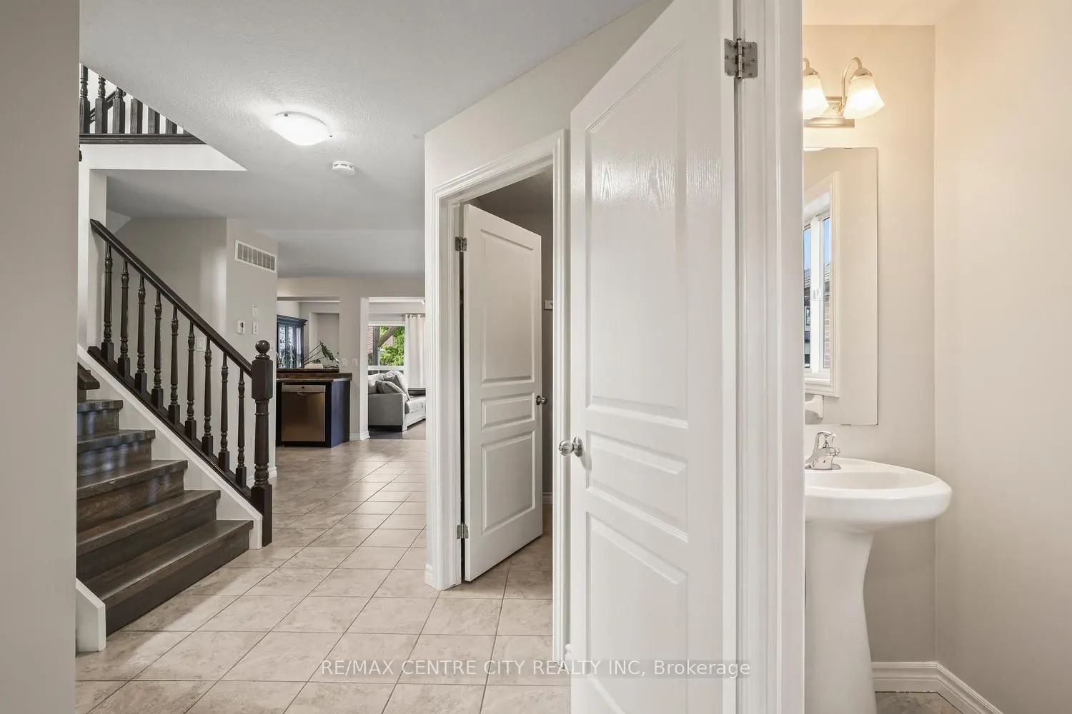 2296 Yellowbirch Way