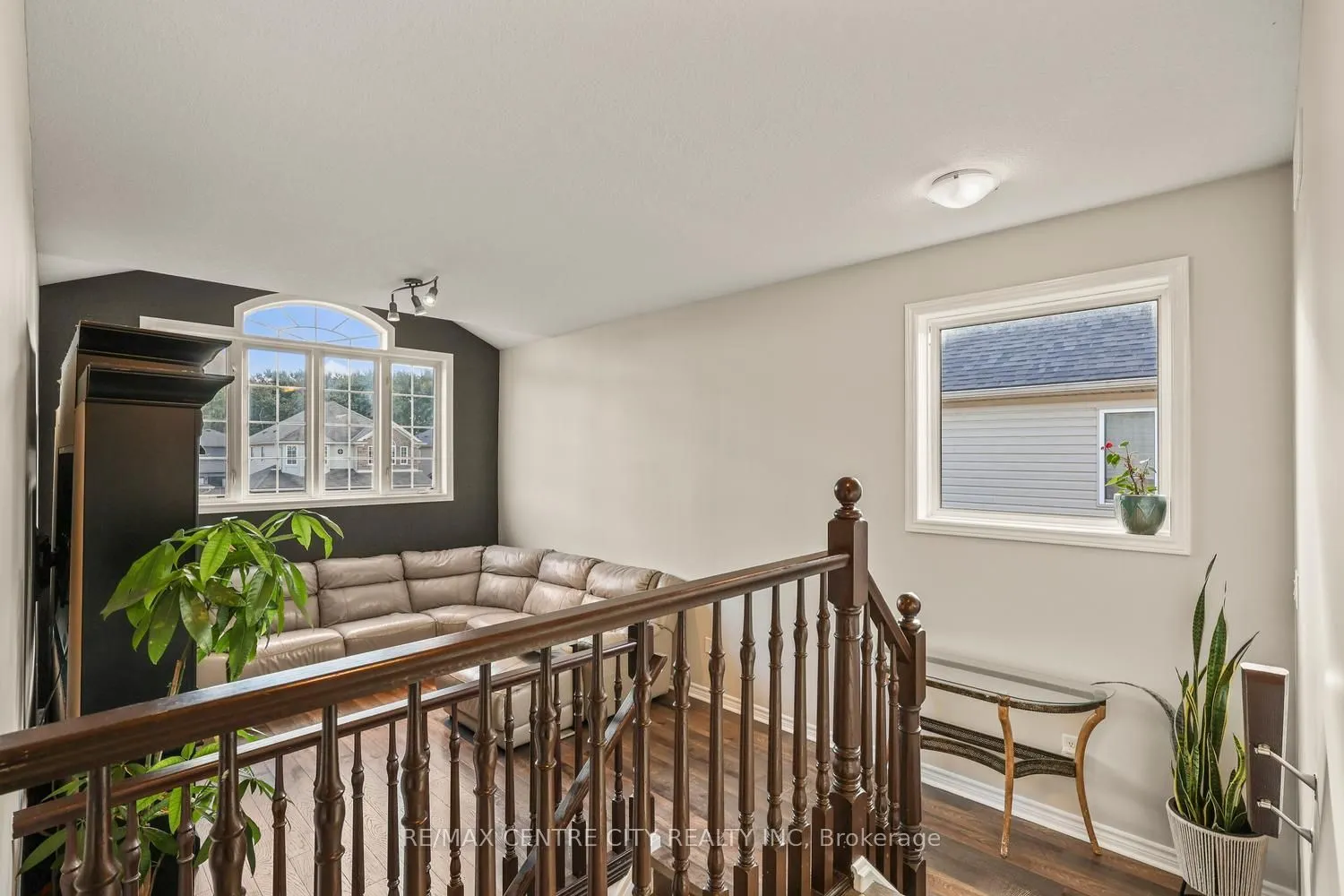 2296 Yellowbirch Way