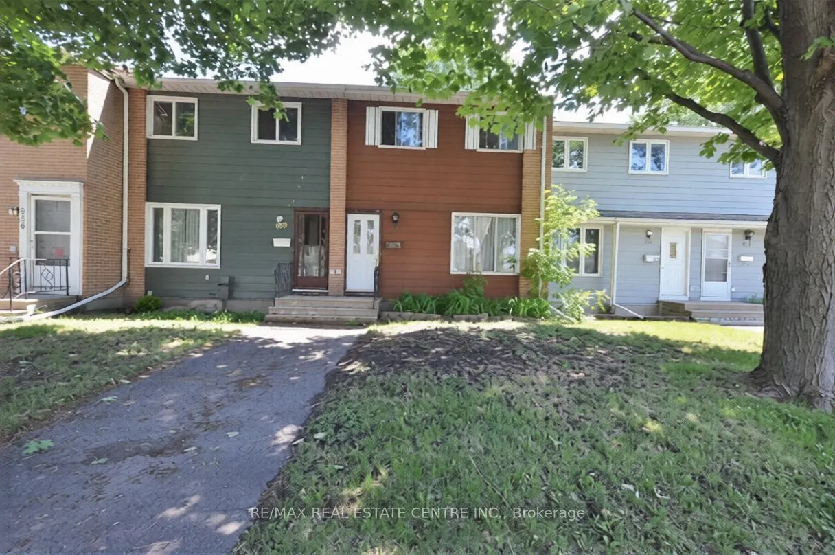 960 Meadowlands Drive