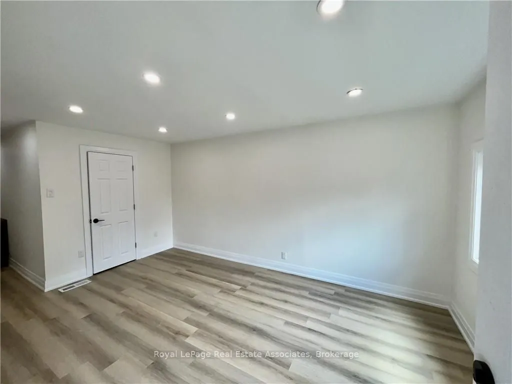 289 Fairfield Avenue #Upper