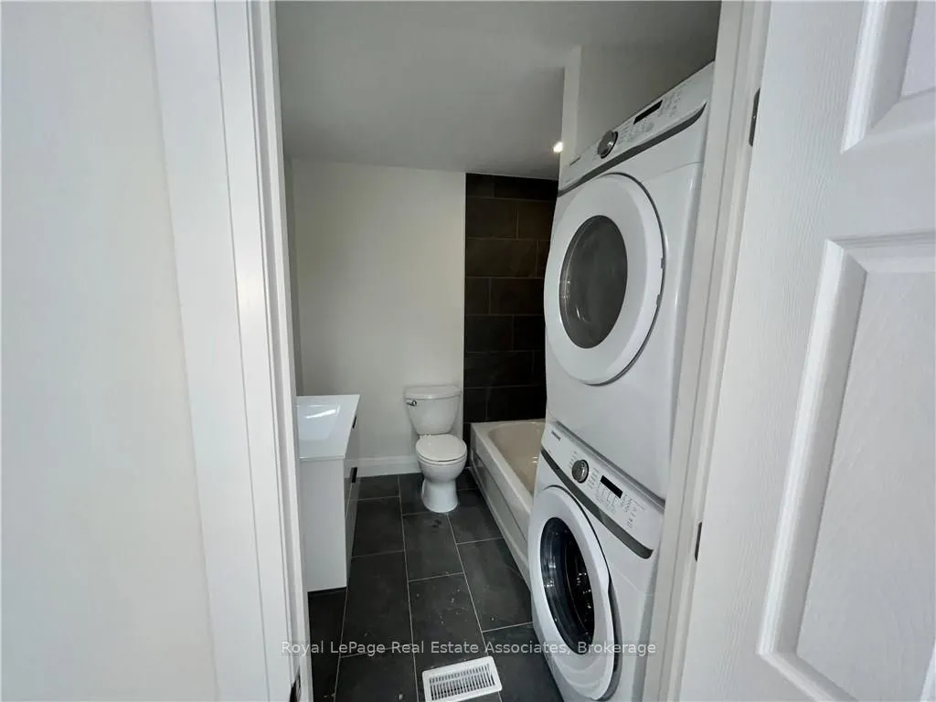 289 Fairfield Avenue #Upper