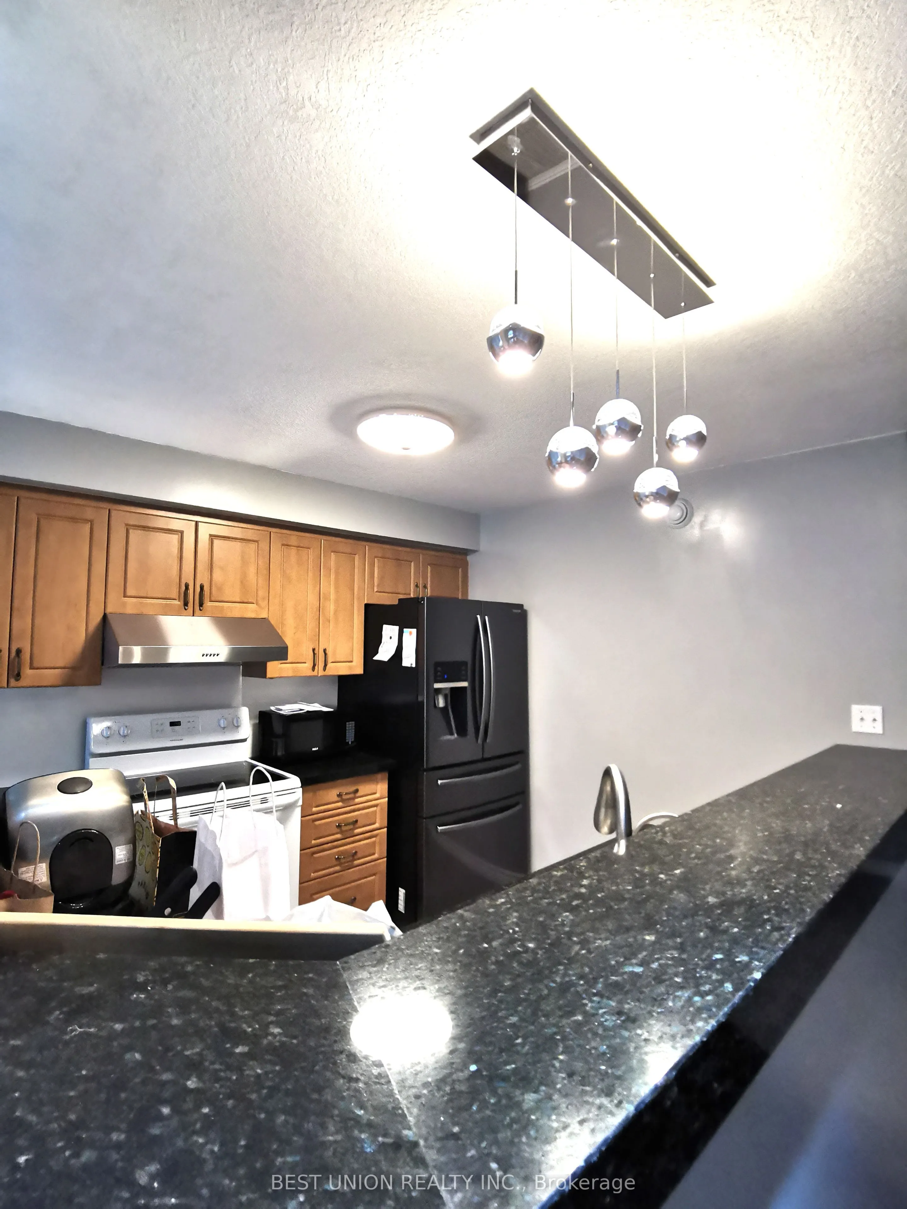 229 Featherstone Crescent