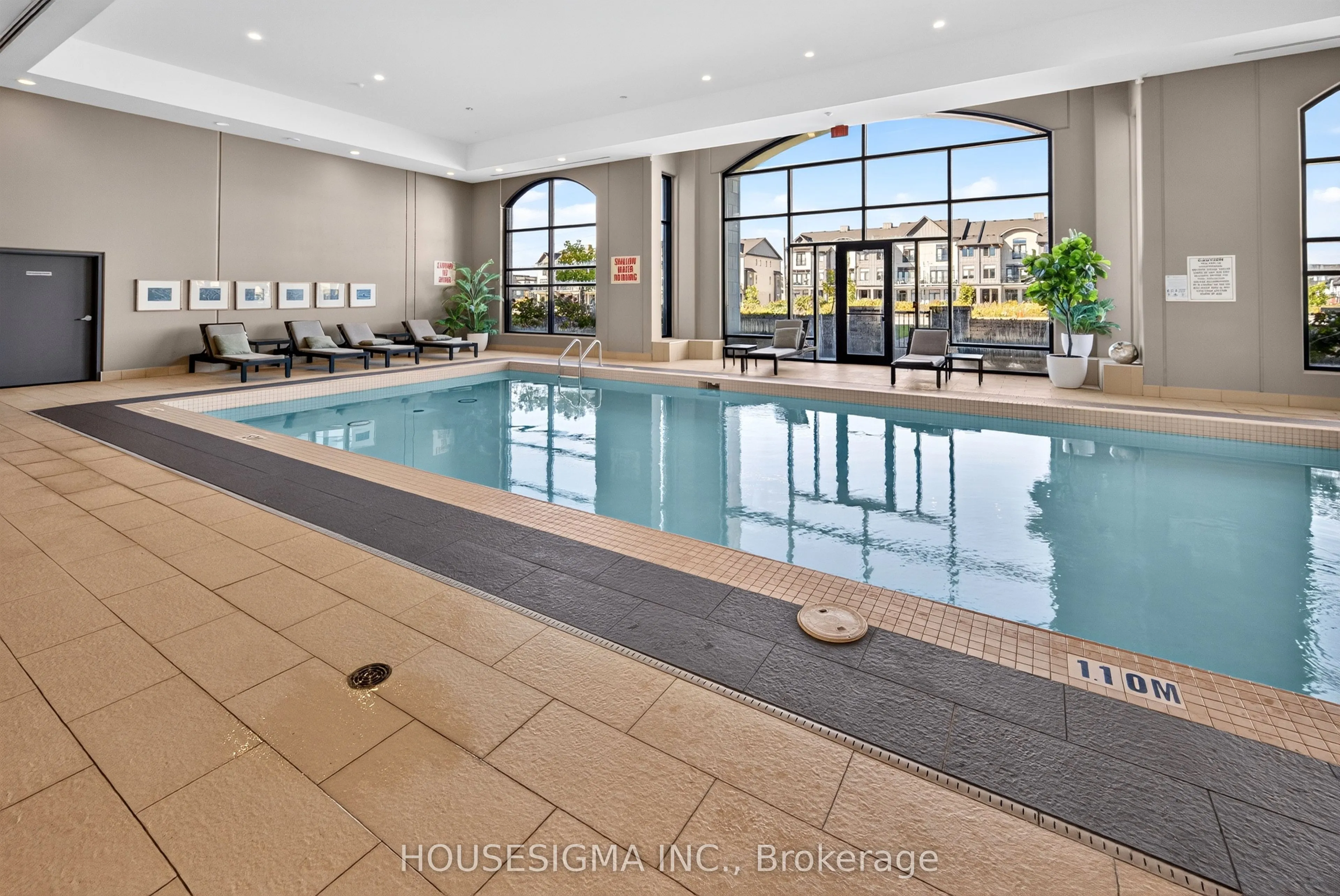 240 Villagewalk Boulevard #903