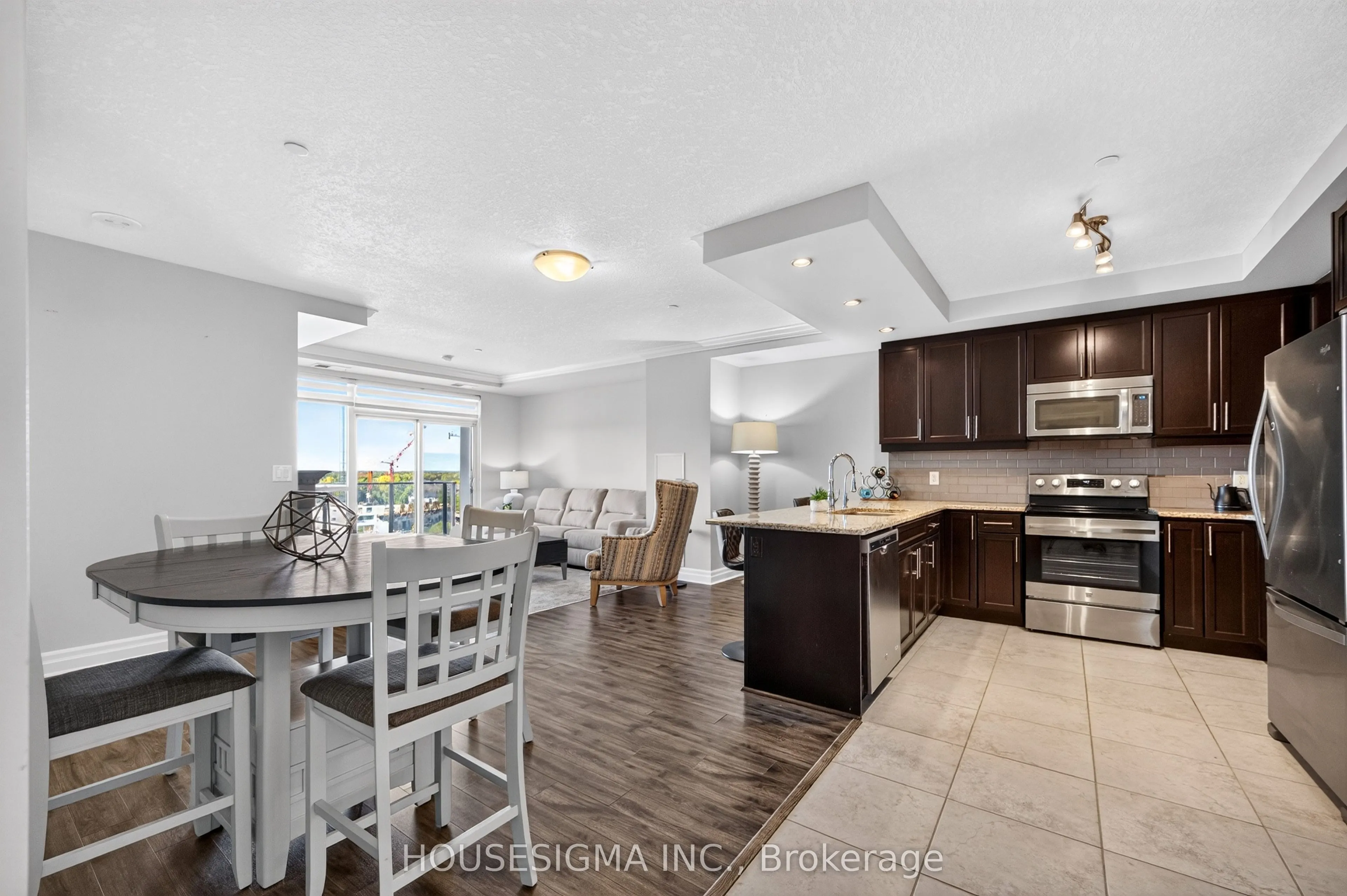 240 Villagewalk Boulevard #903