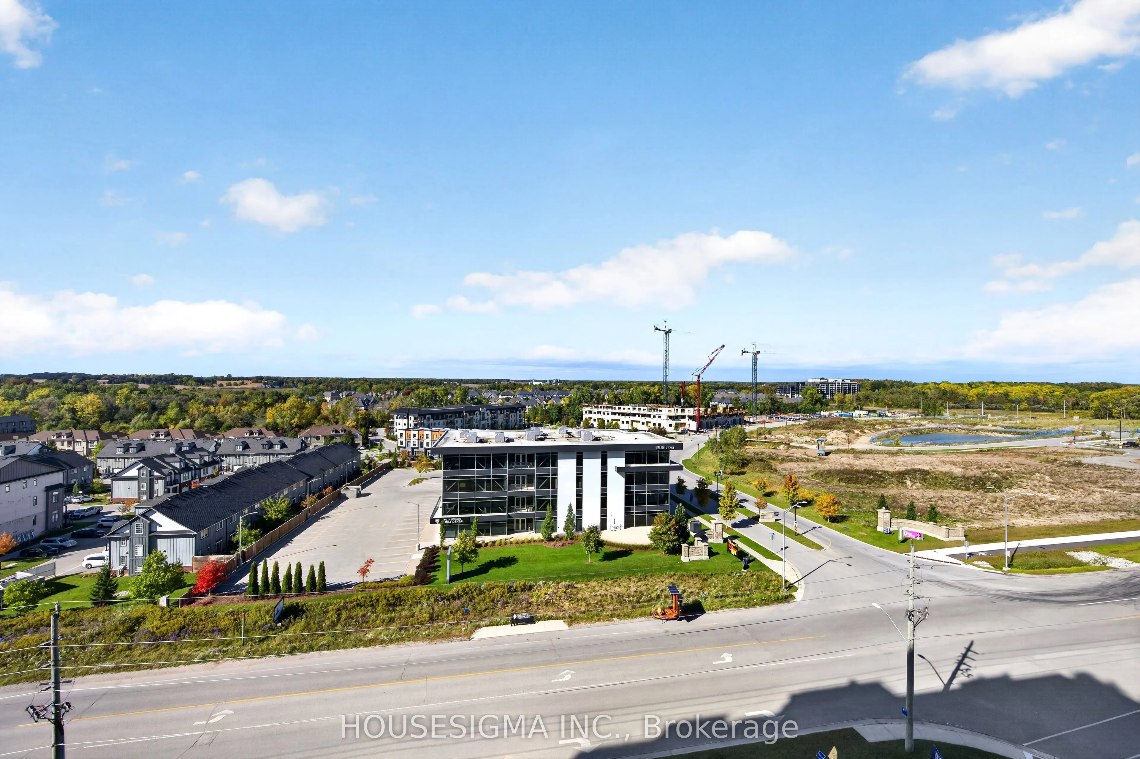 240 Villagewalk Boulevard #903