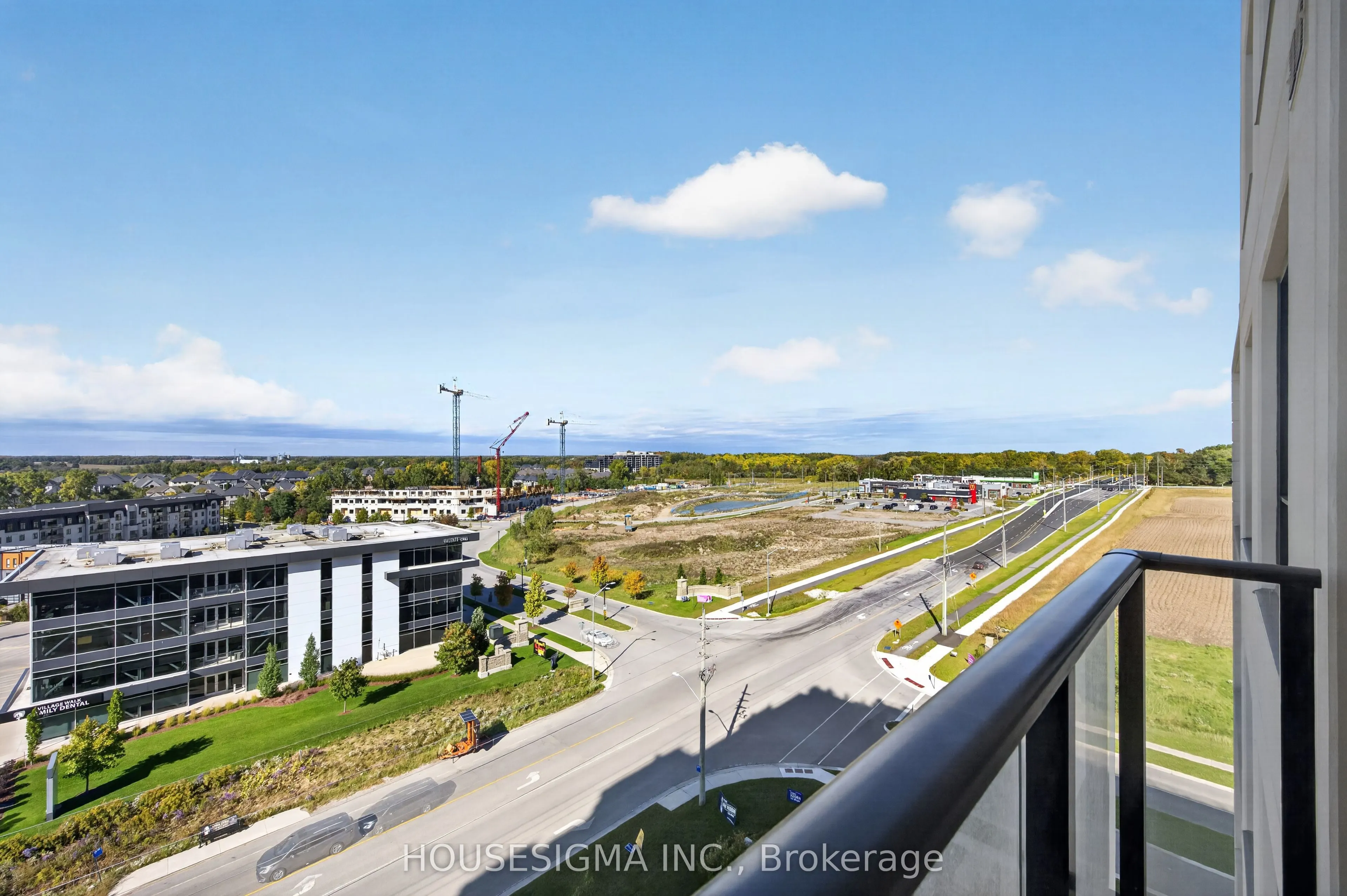 240 Villagewalk Boulevard #903