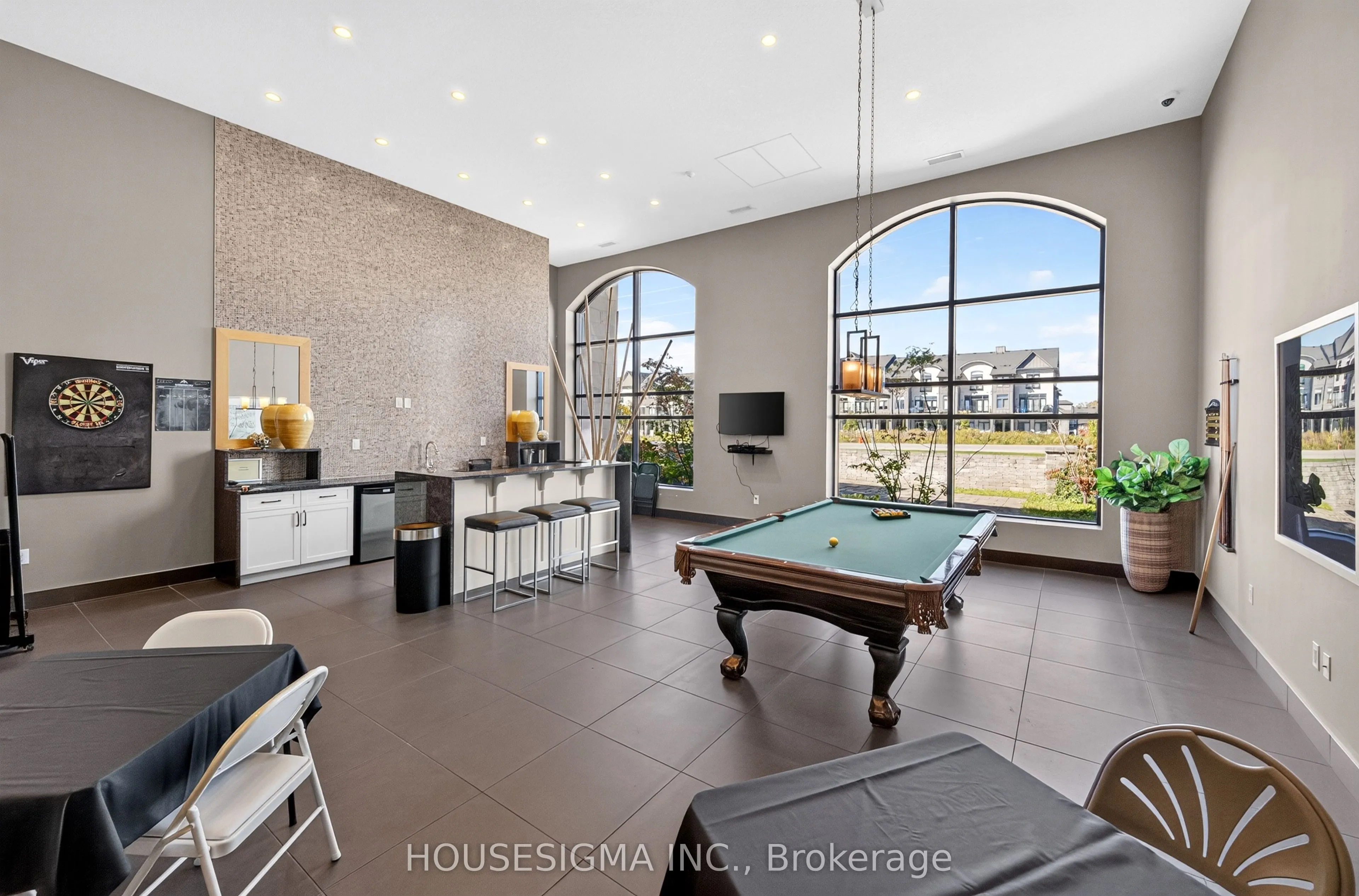 240 Villagewalk Boulevard #903