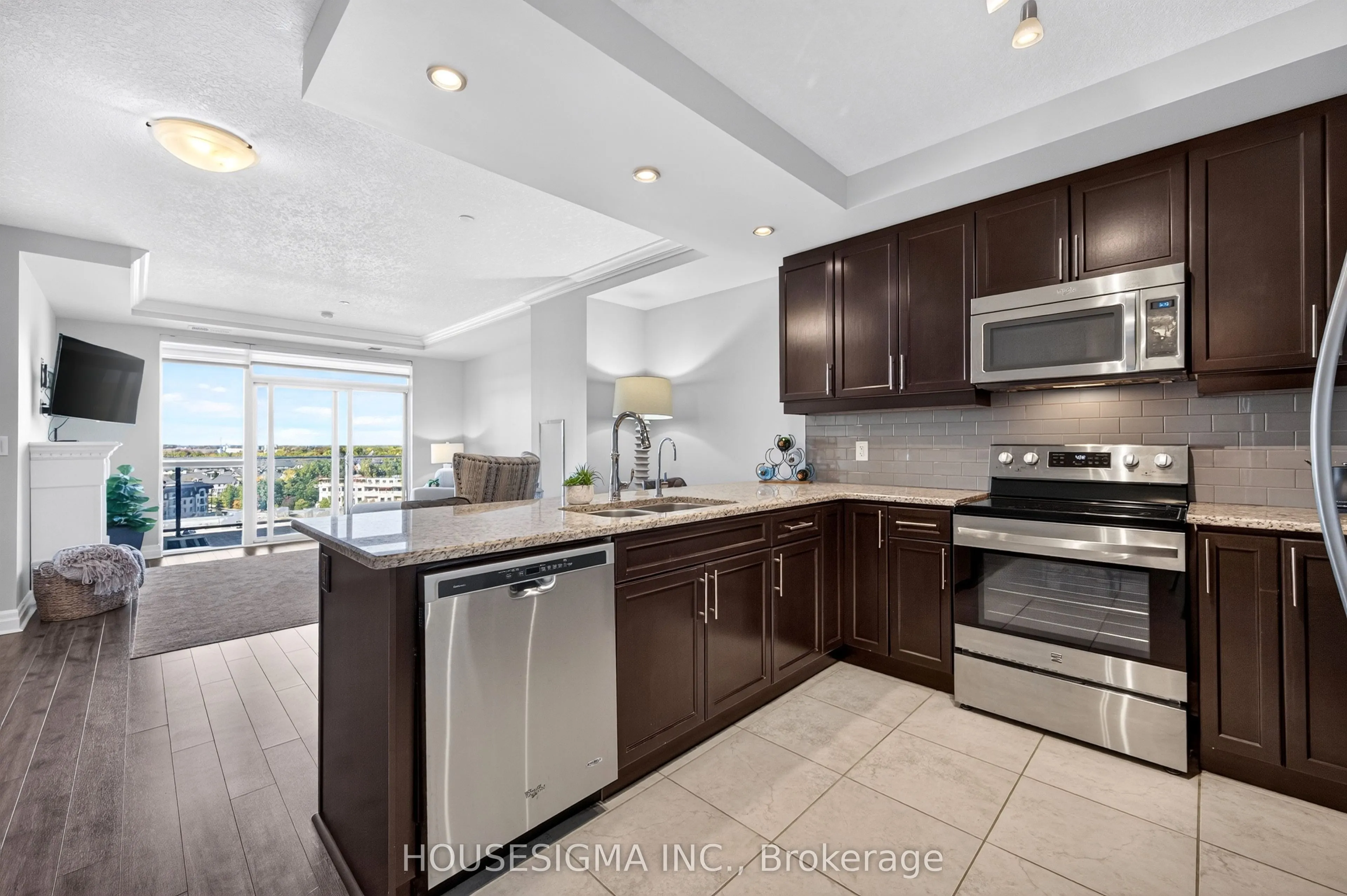 240 Villagewalk Boulevard #903