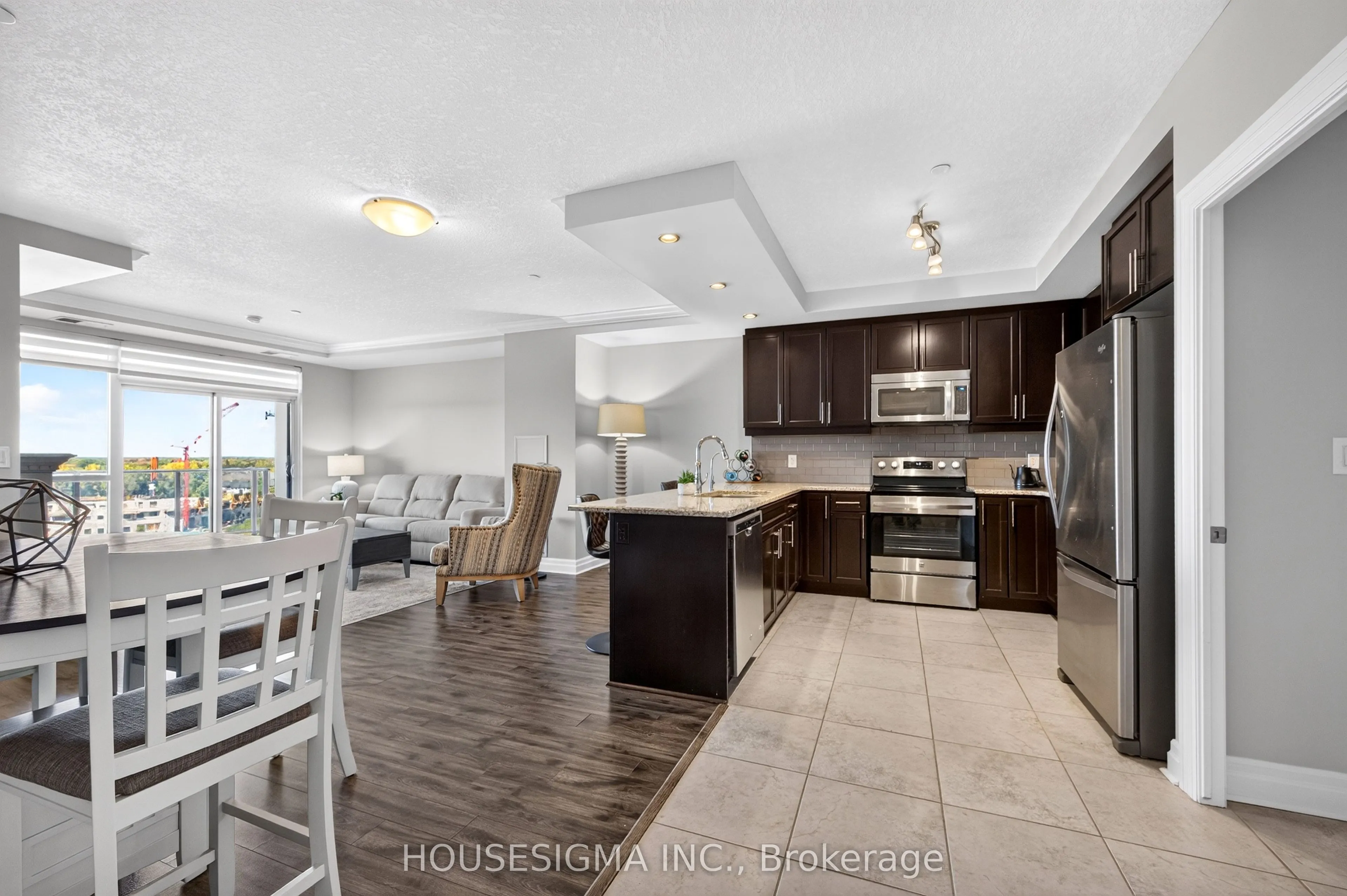 240 Villagewalk Boulevard #903