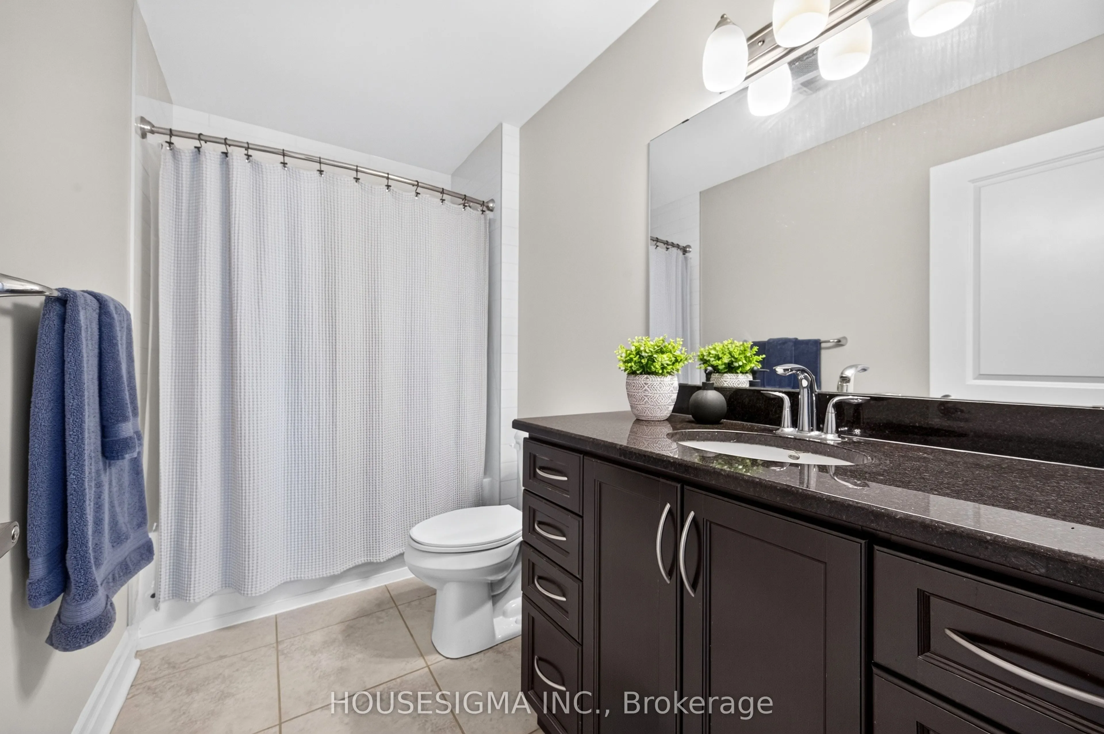 240 Villagewalk Boulevard #903