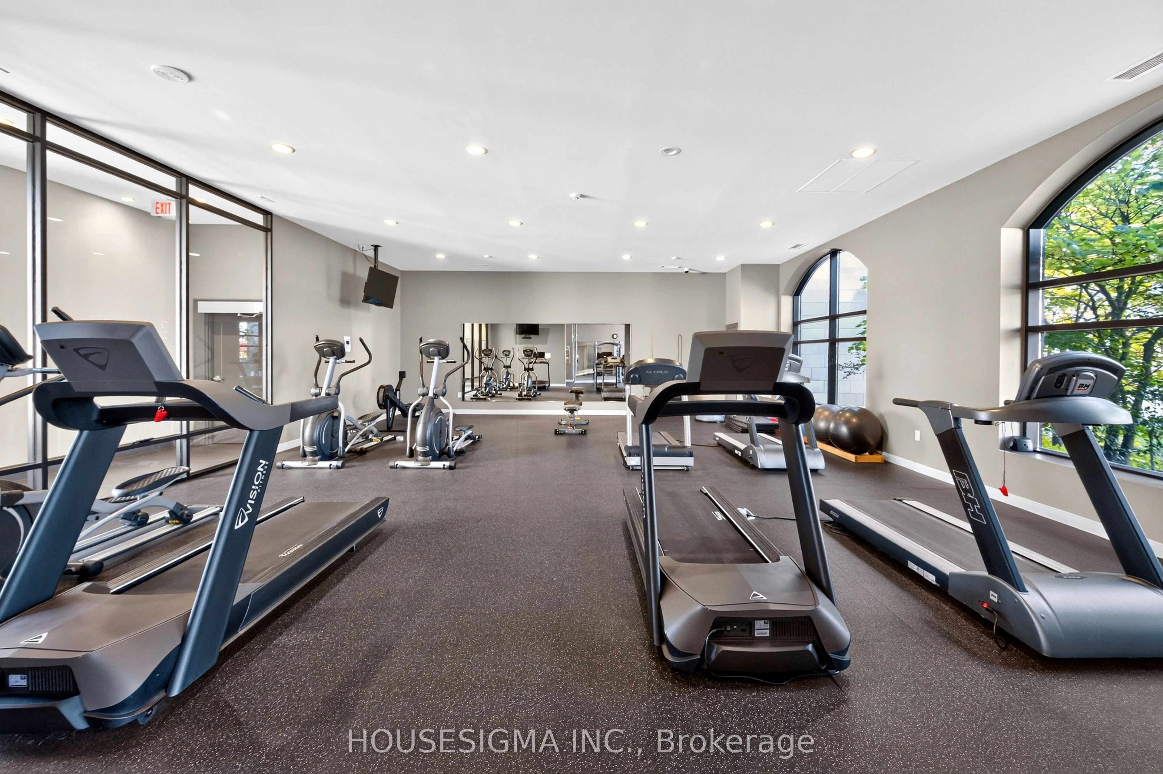 240 Villagewalk Boulevard #903