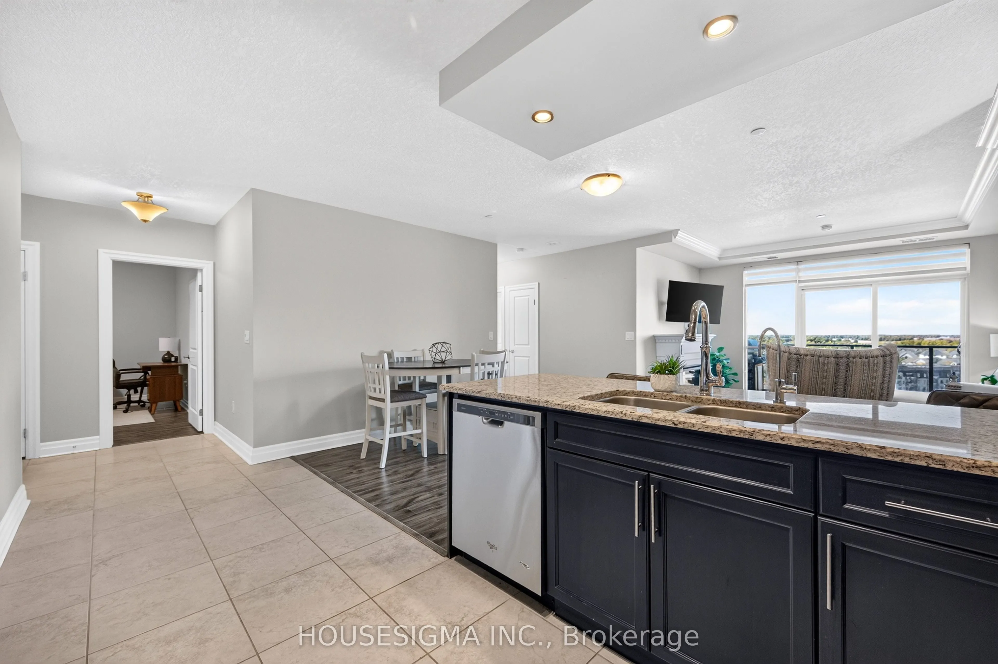 240 Villagewalk Boulevard #903