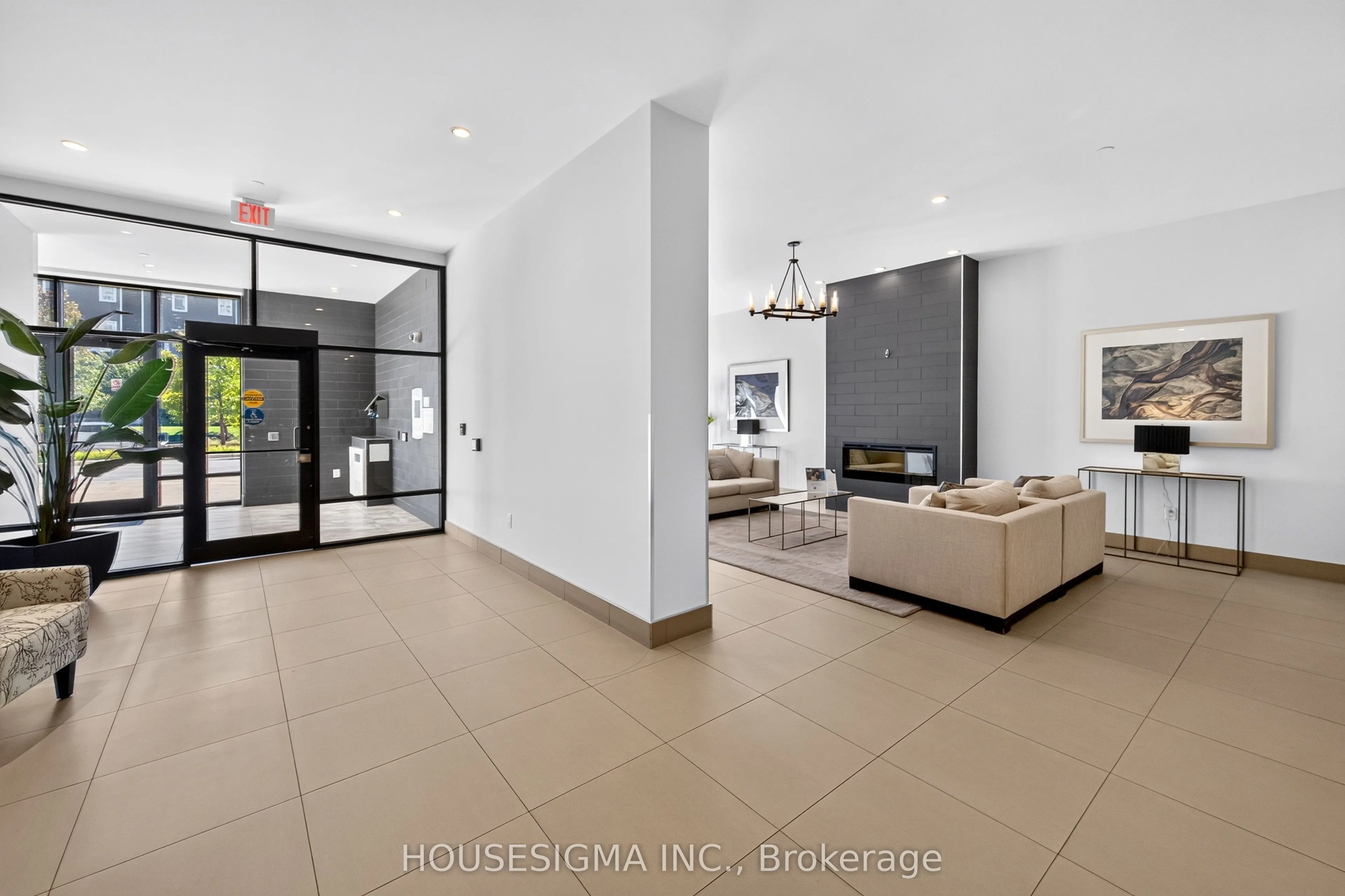 240 Villagewalk Boulevard #903