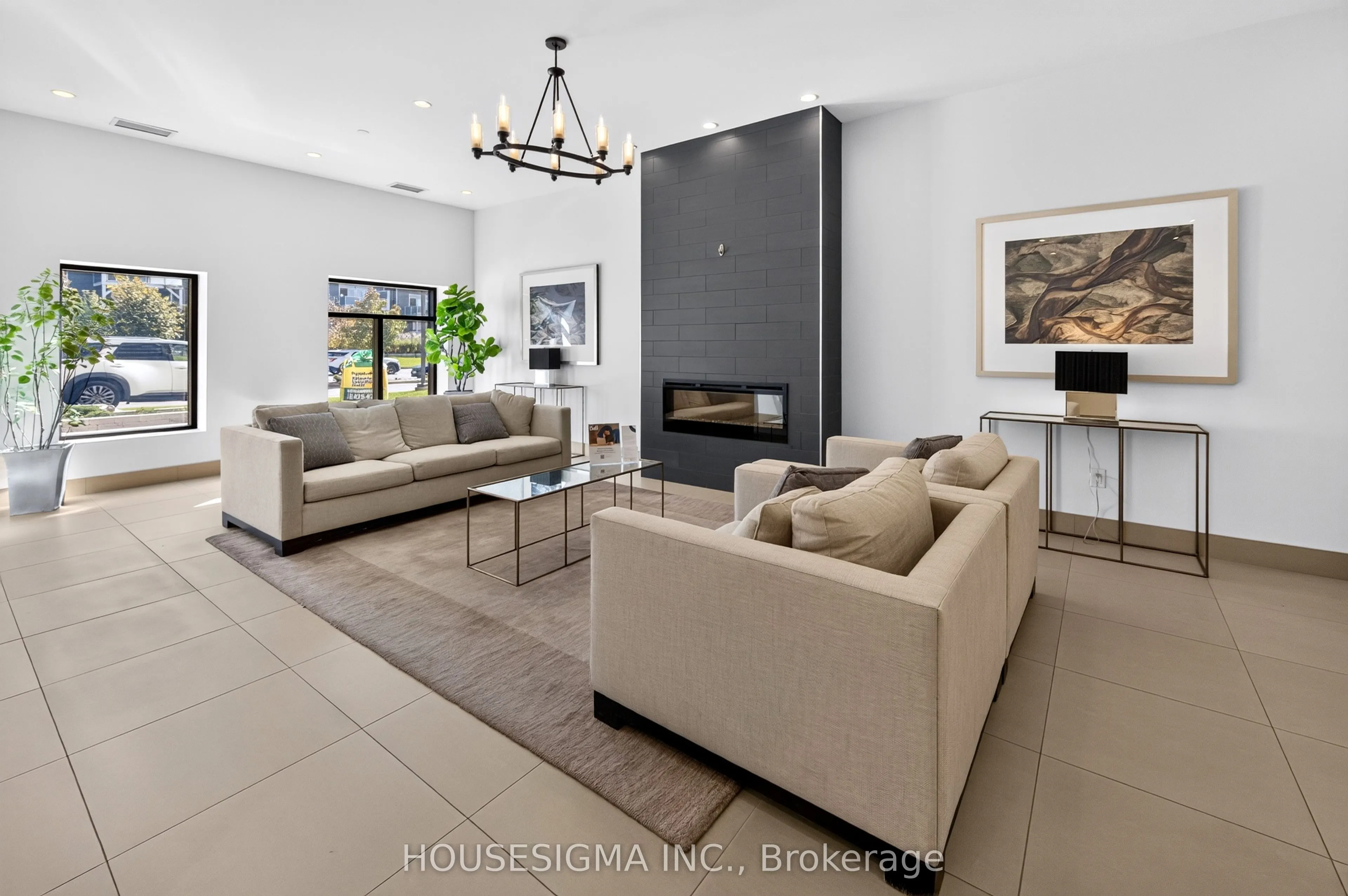240 Villagewalk Boulevard #903