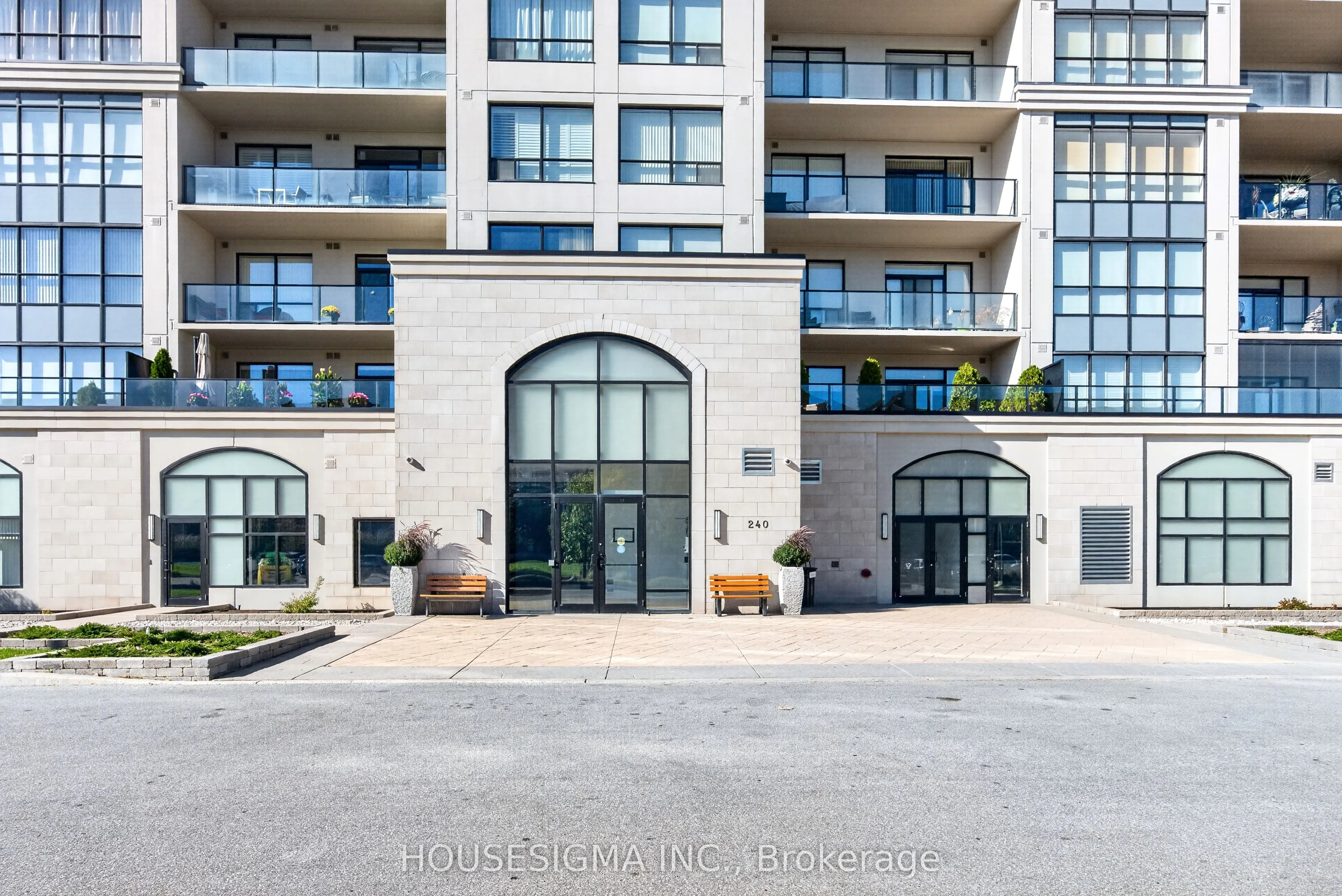 240 Villagewalk Boulevard #903