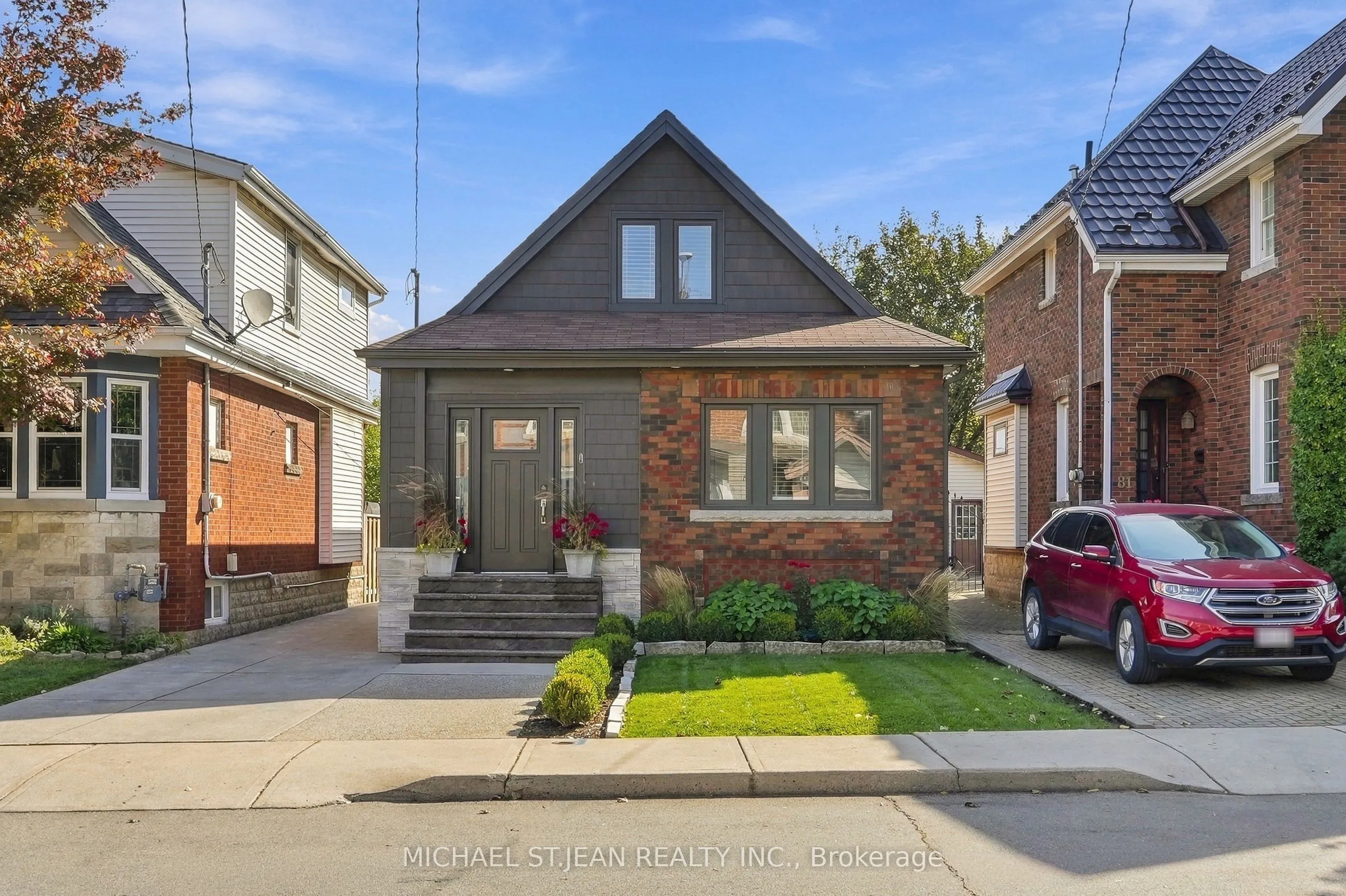 77 Houghton Avenue S