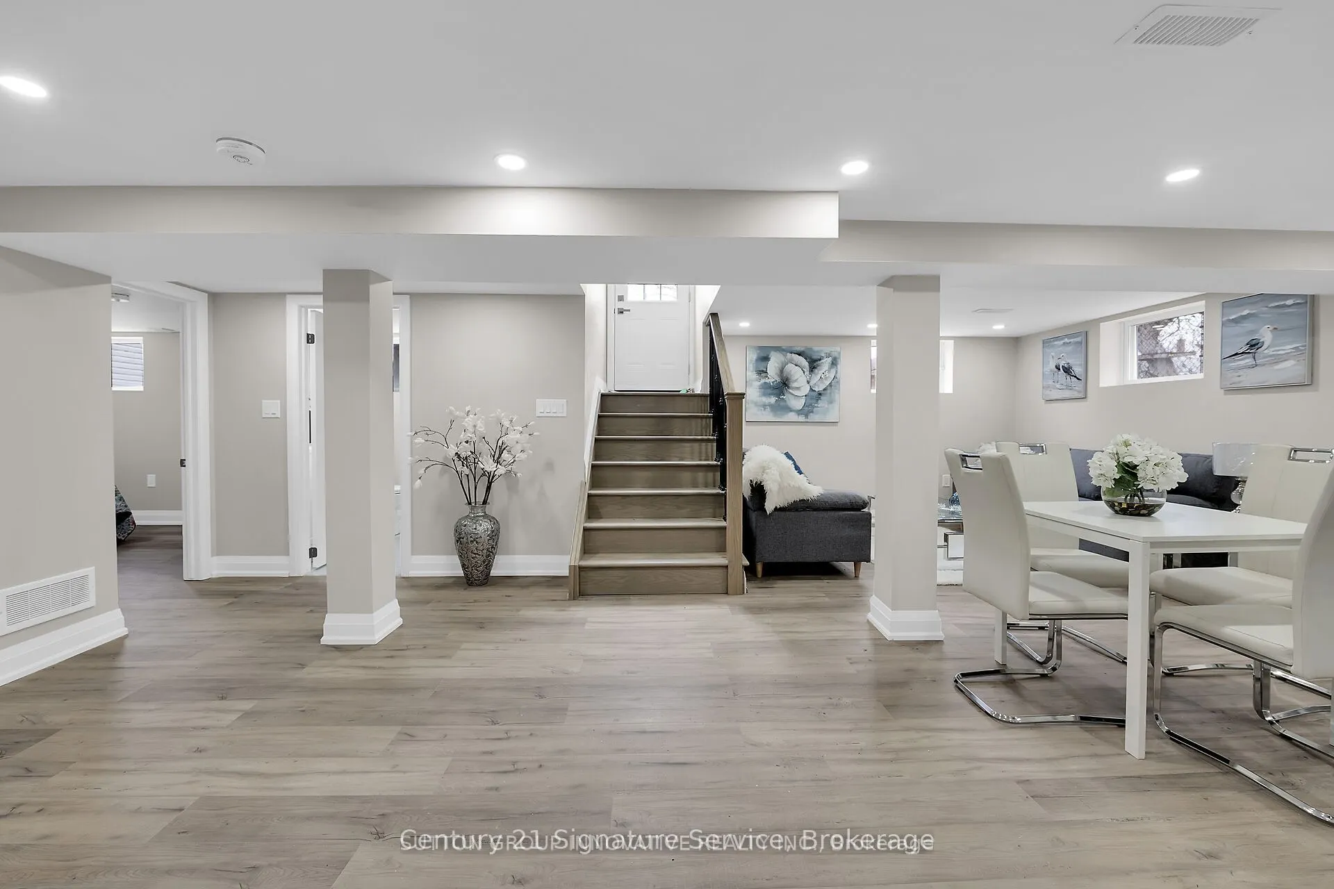 346 Pottruff Road N #Lower