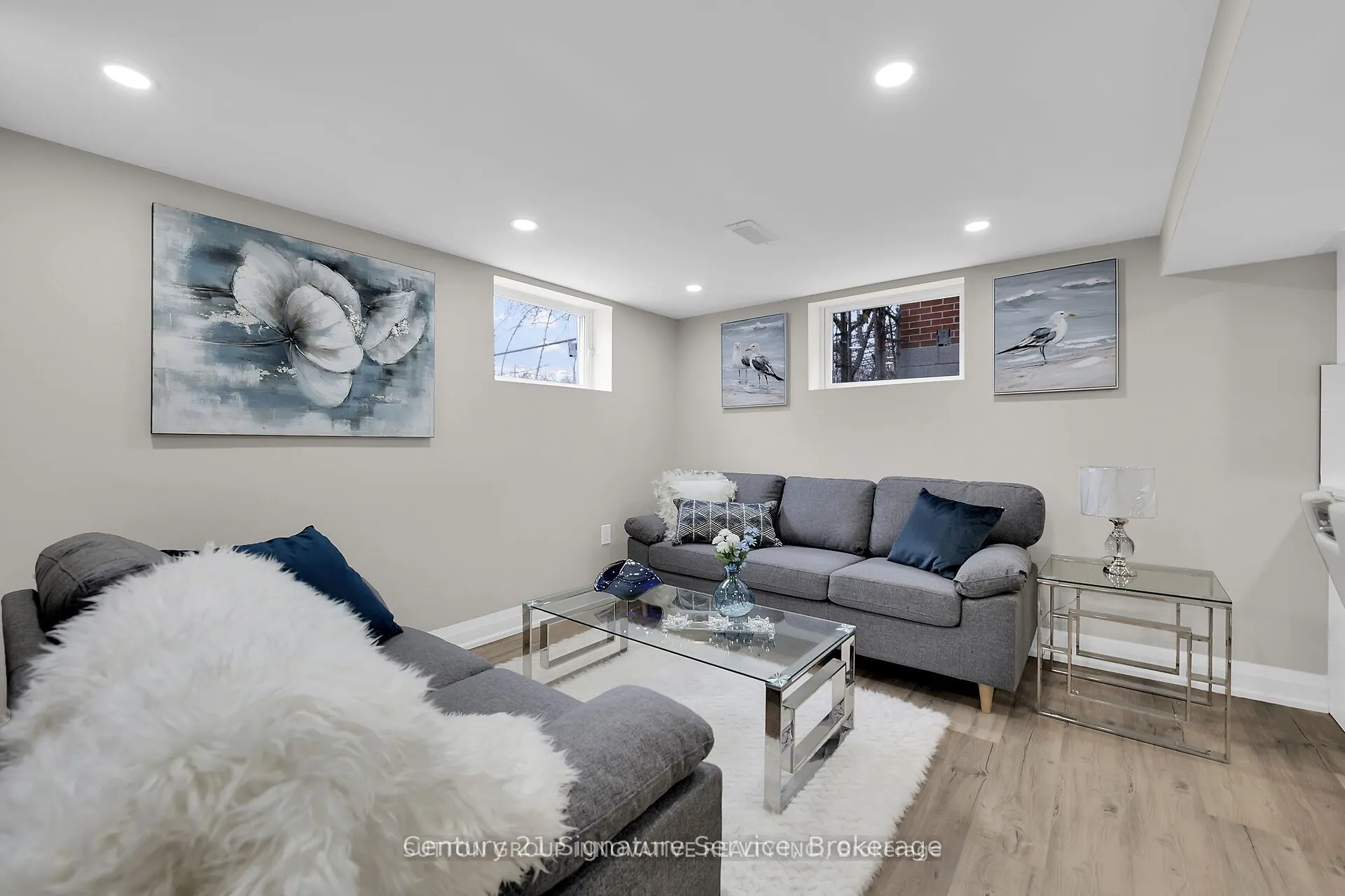 346 Pottruff Road N #Lower