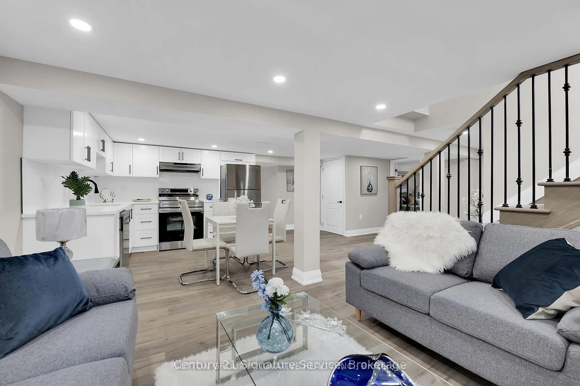 346 Pottruff Road N #Lower