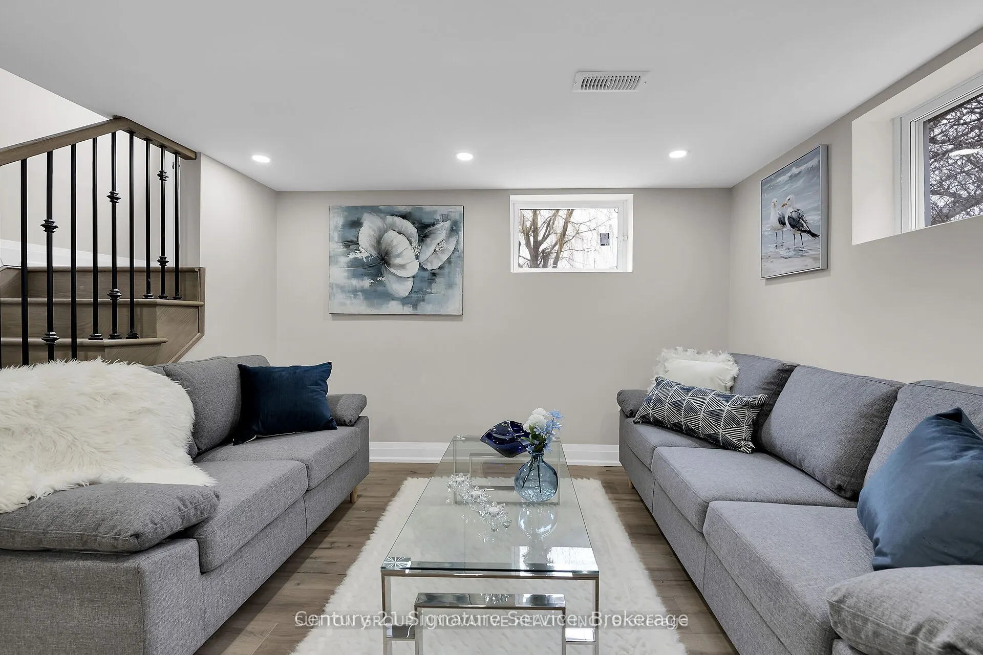 346 Pottruff Road N #Lower