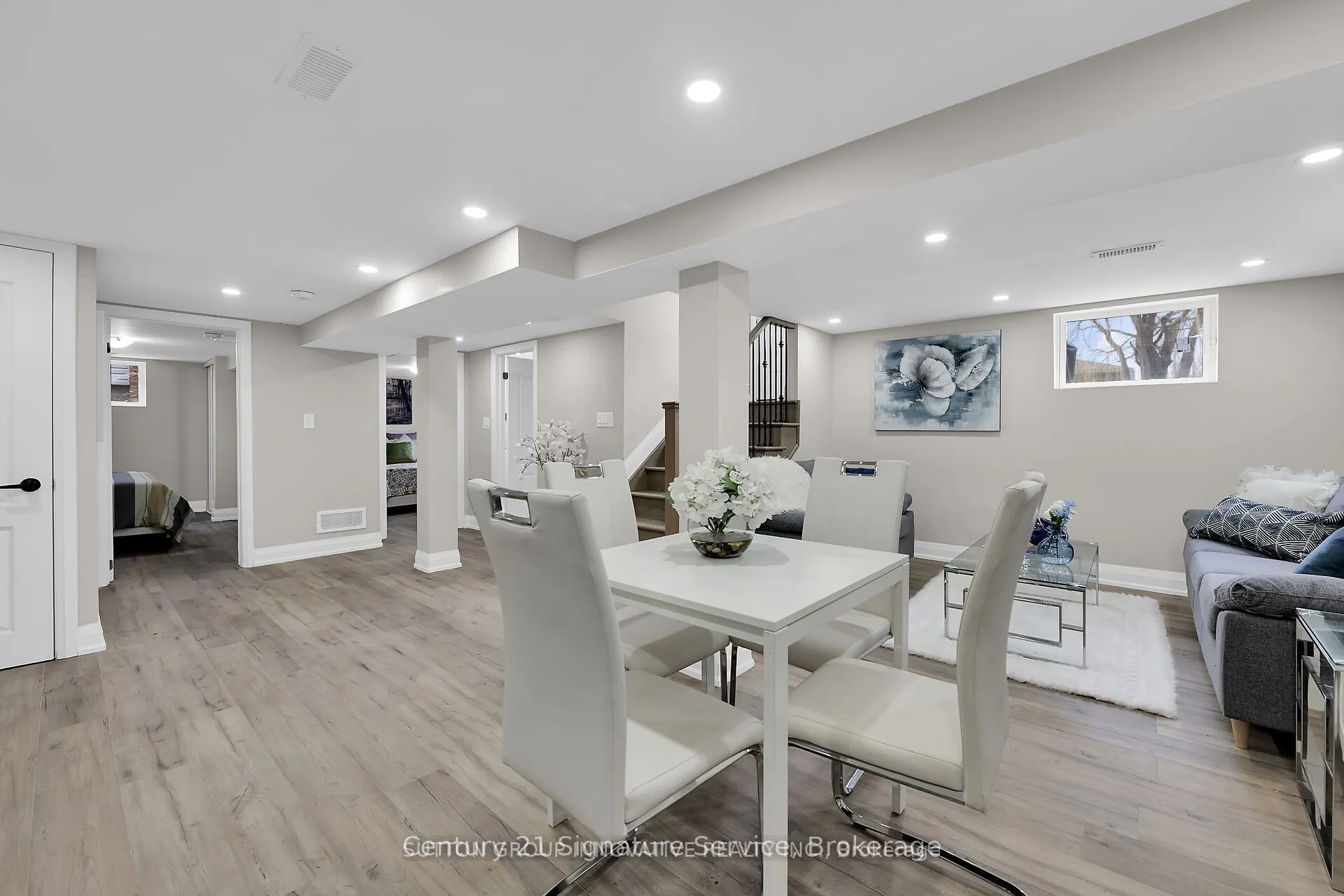 346 Pottruff Road N #Lower