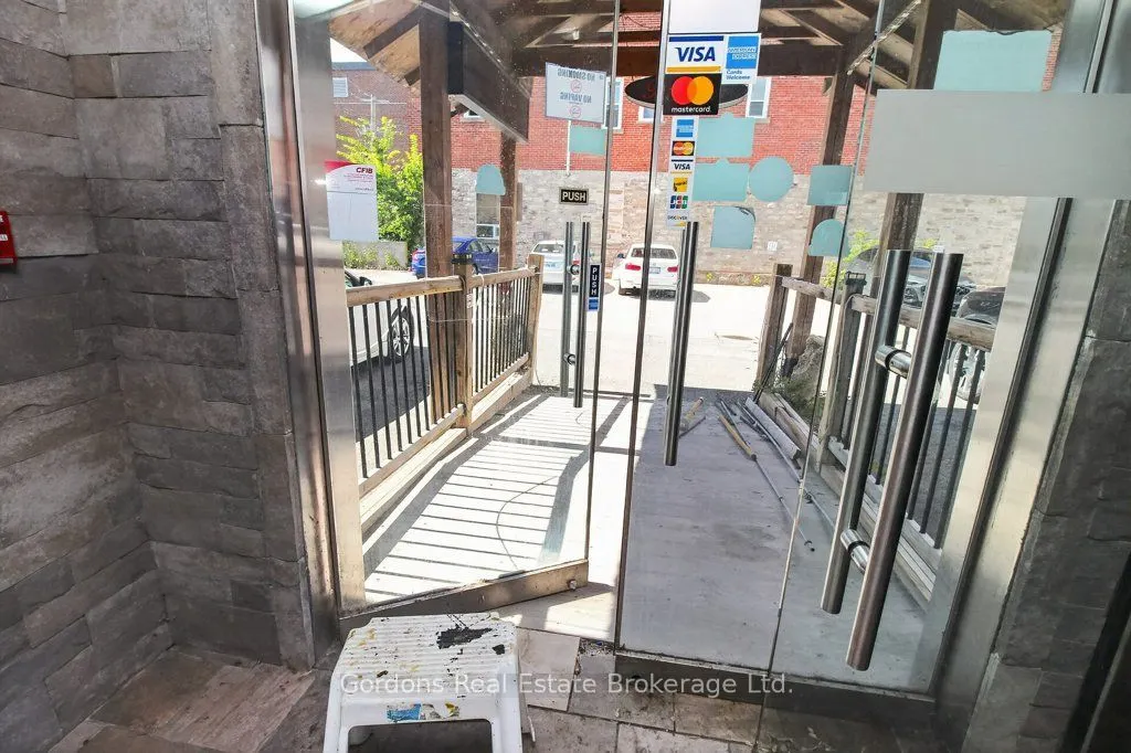 21-23 Russell Street E