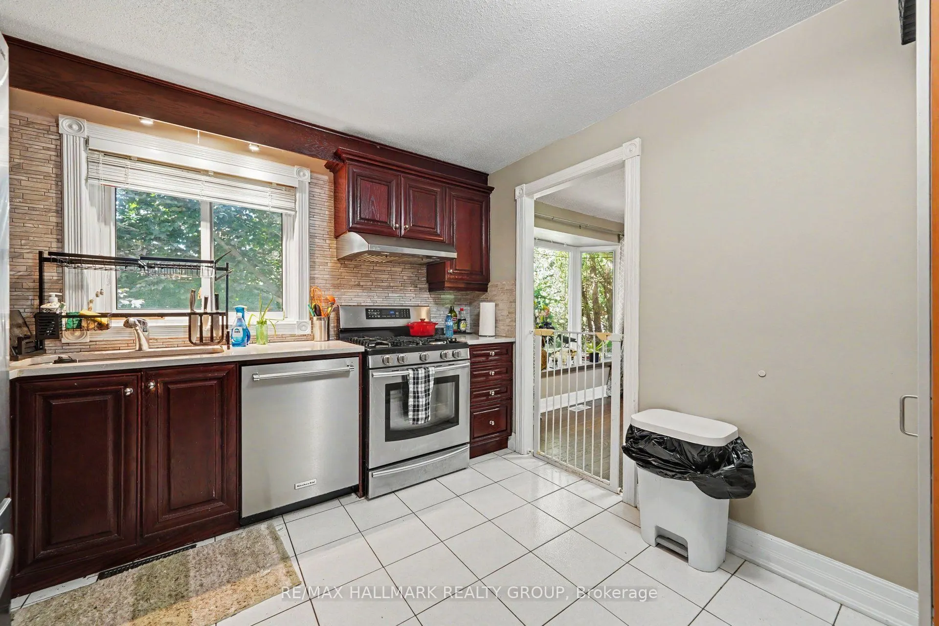 5 Lansfield Way
