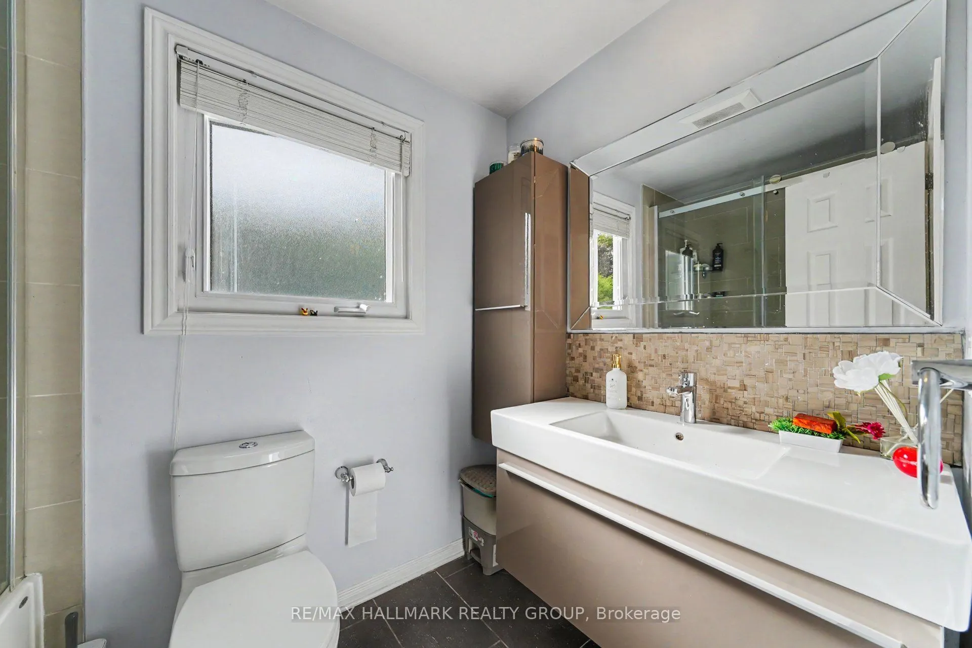 5 Lansfield Way